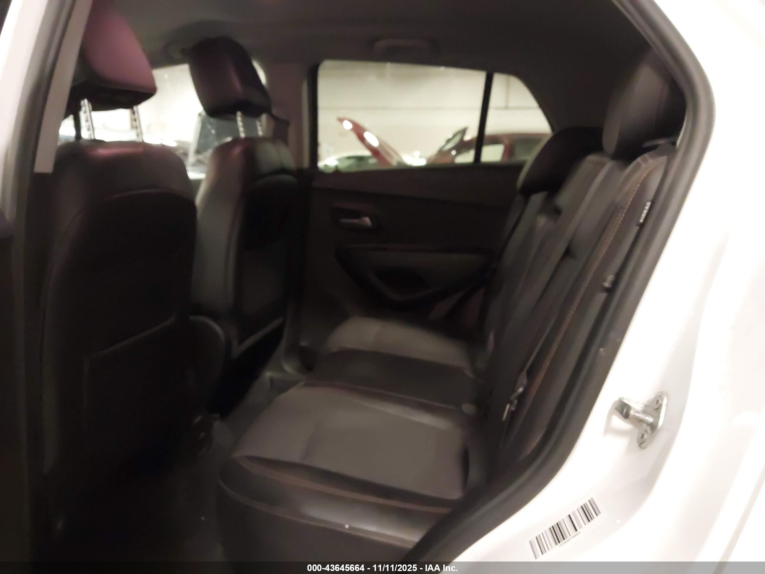 CHEVROLET TRAX image 8