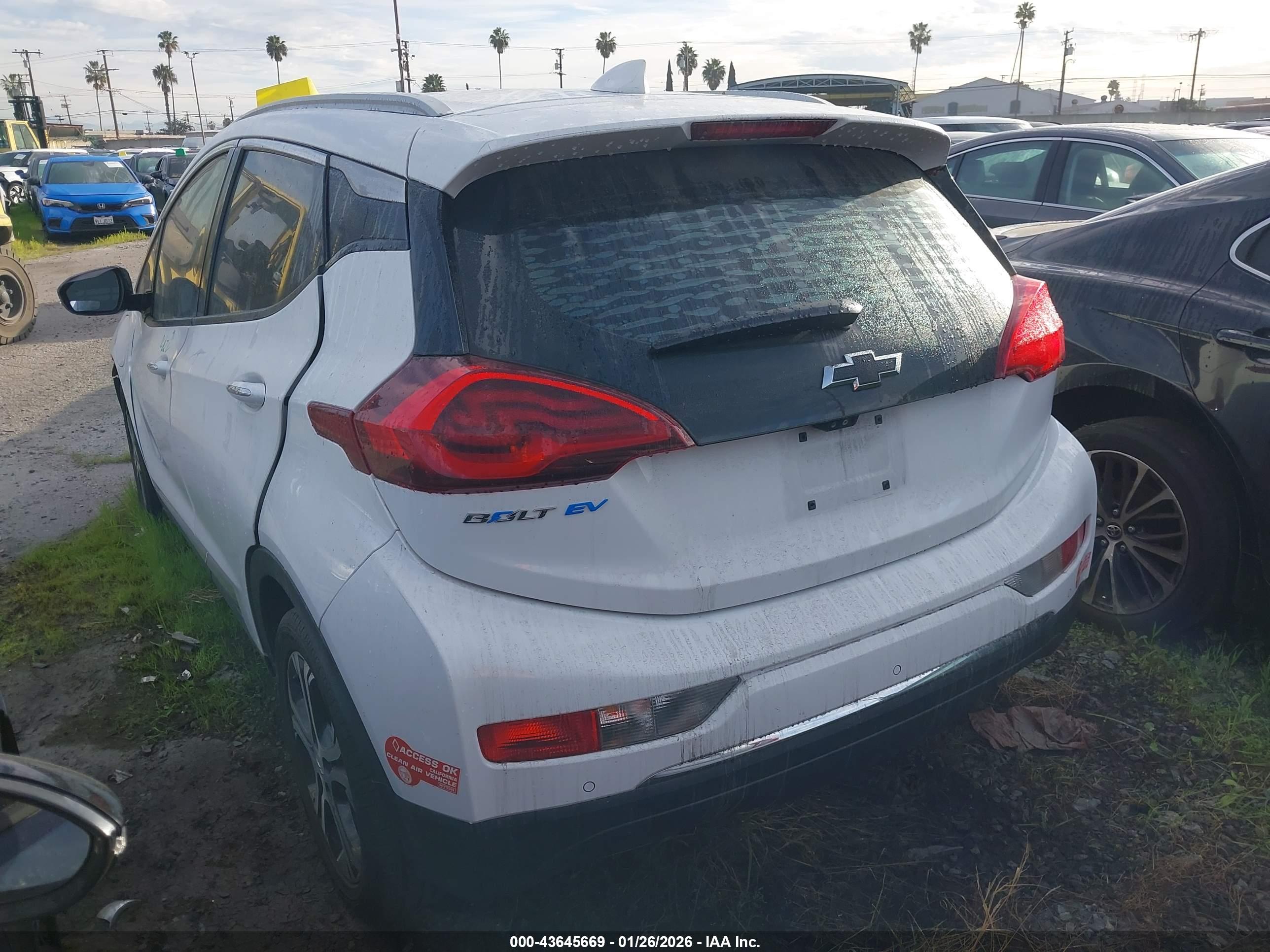 CHEVROLET BOLT image 3