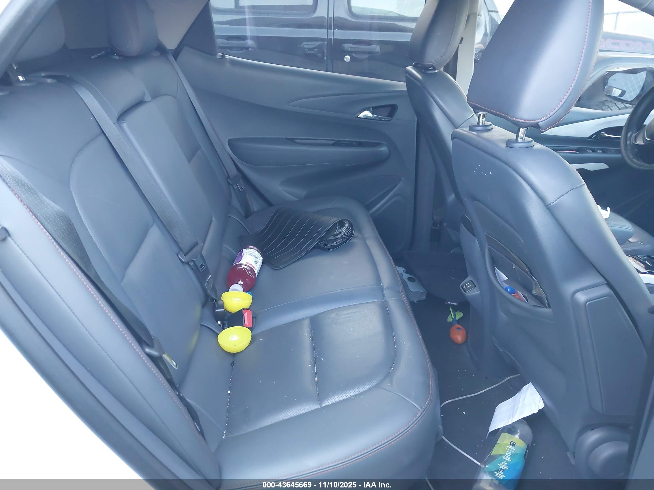 CHEVROLET BOLT image 8