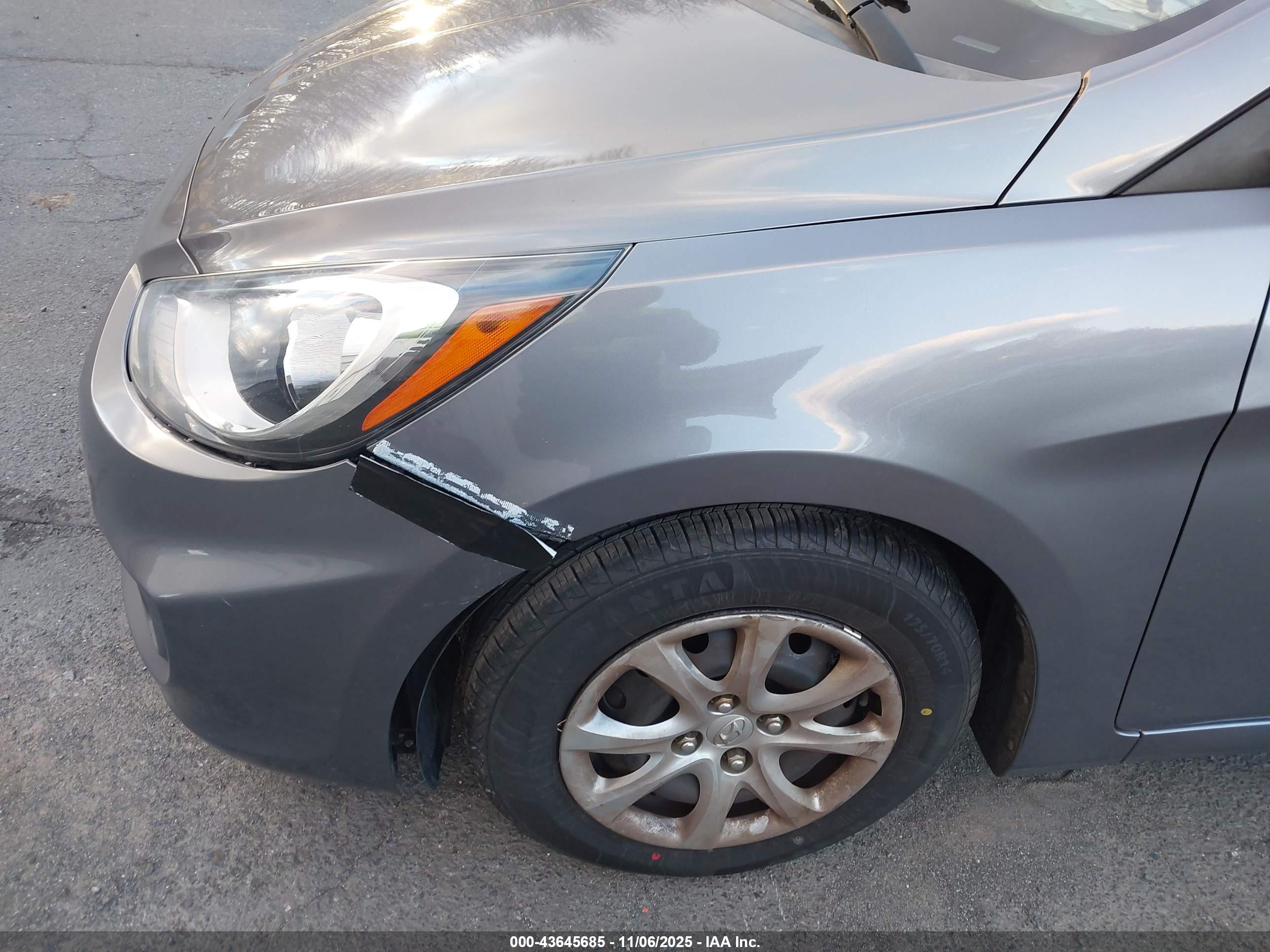 HYUNDAI ACCENT image 6