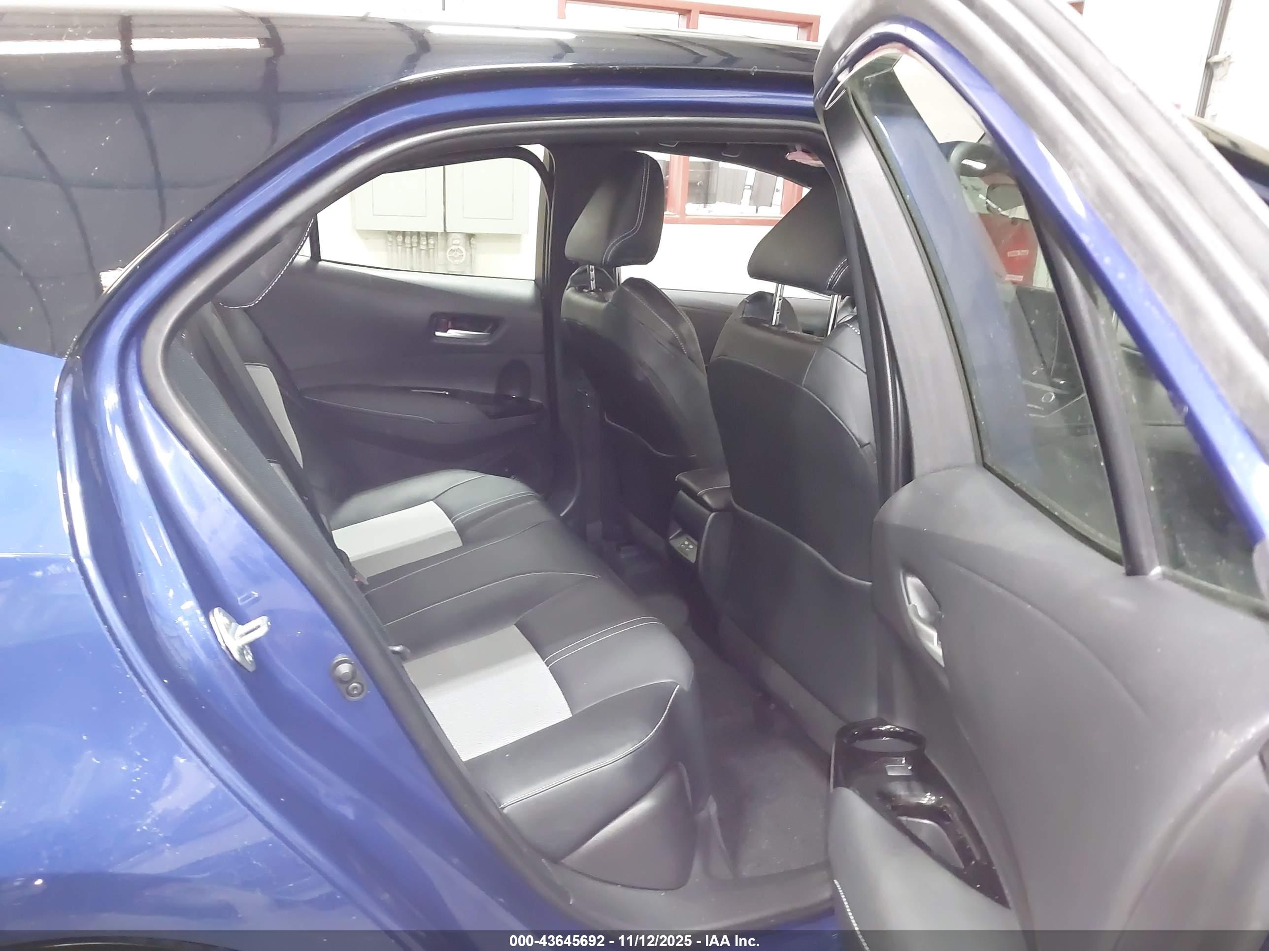 TOYOTA COROLLA image 8
