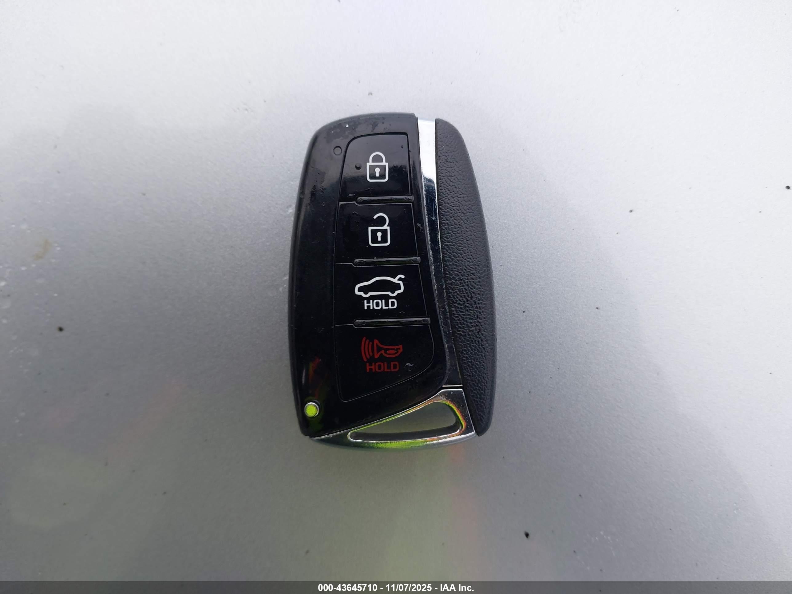 HYUNDAI AZERA image 11