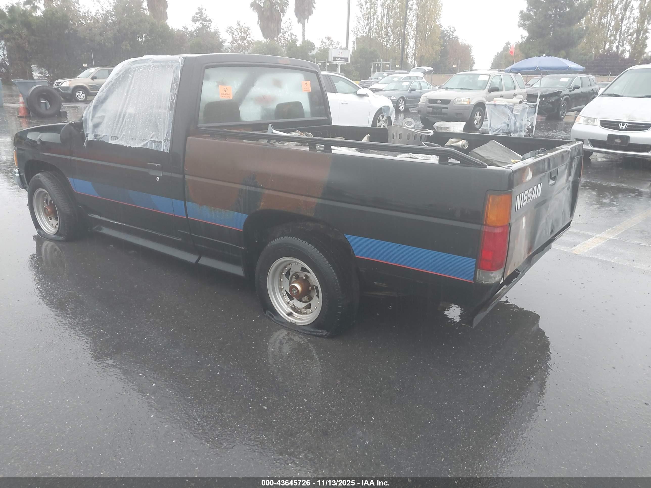 NISSAN D21 image 3