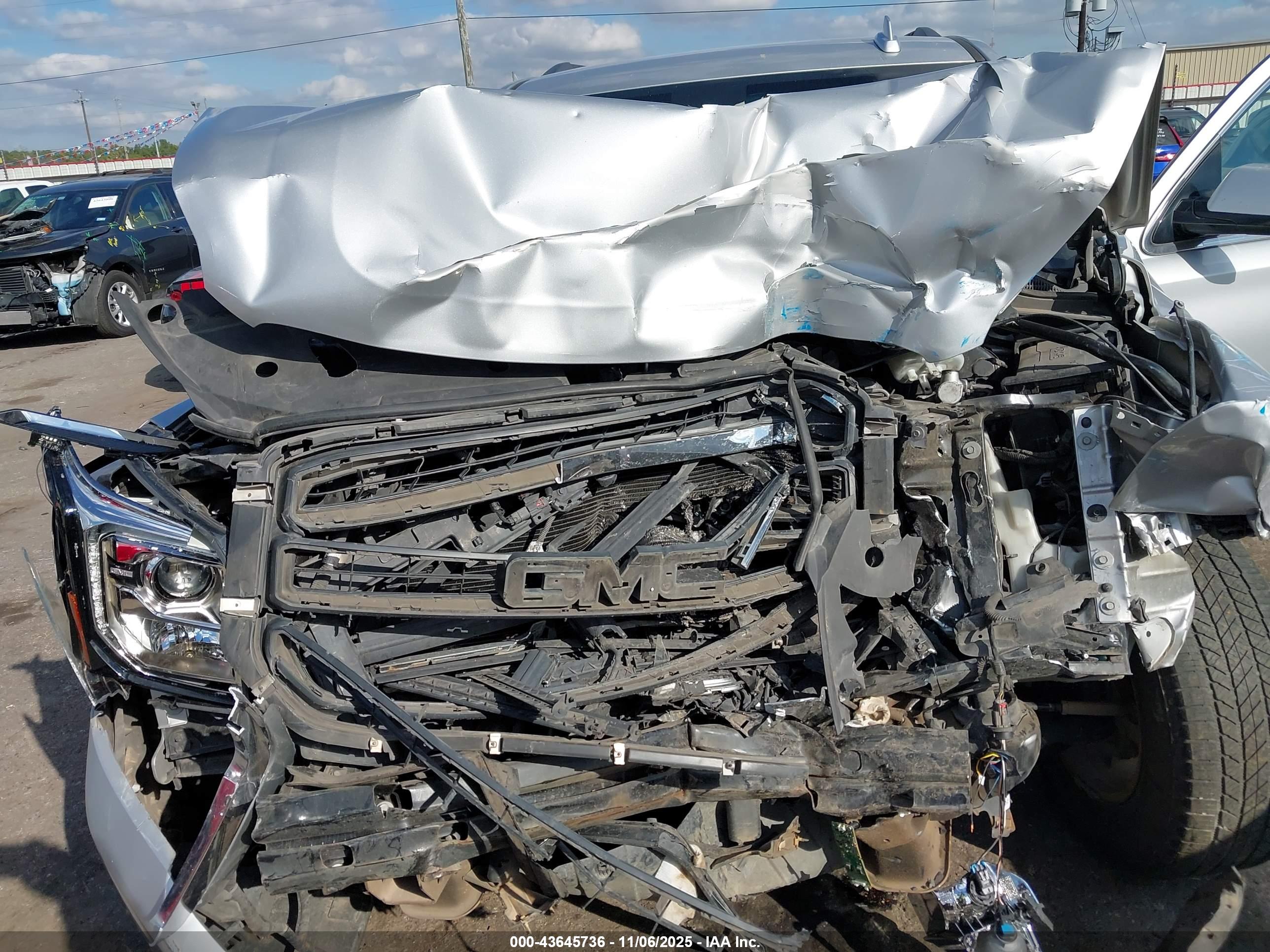 GMC YUKON image 10