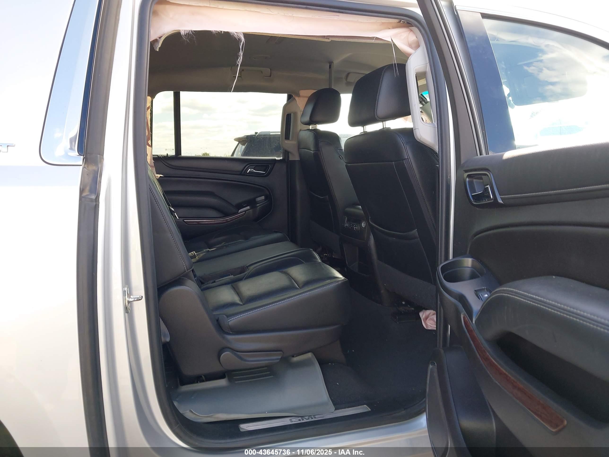 GMC YUKON image 8