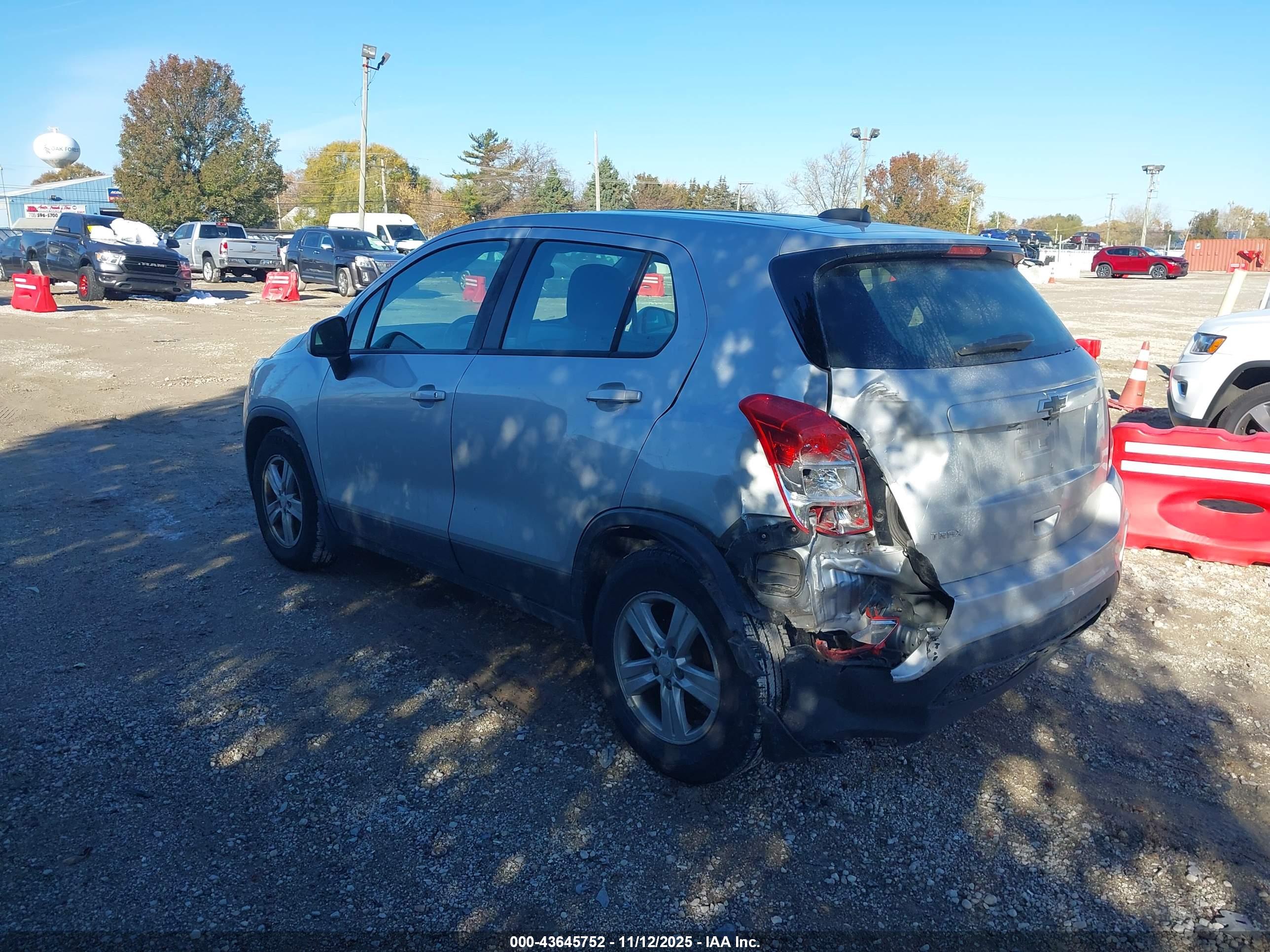 CHEVROLET TRAX image 3