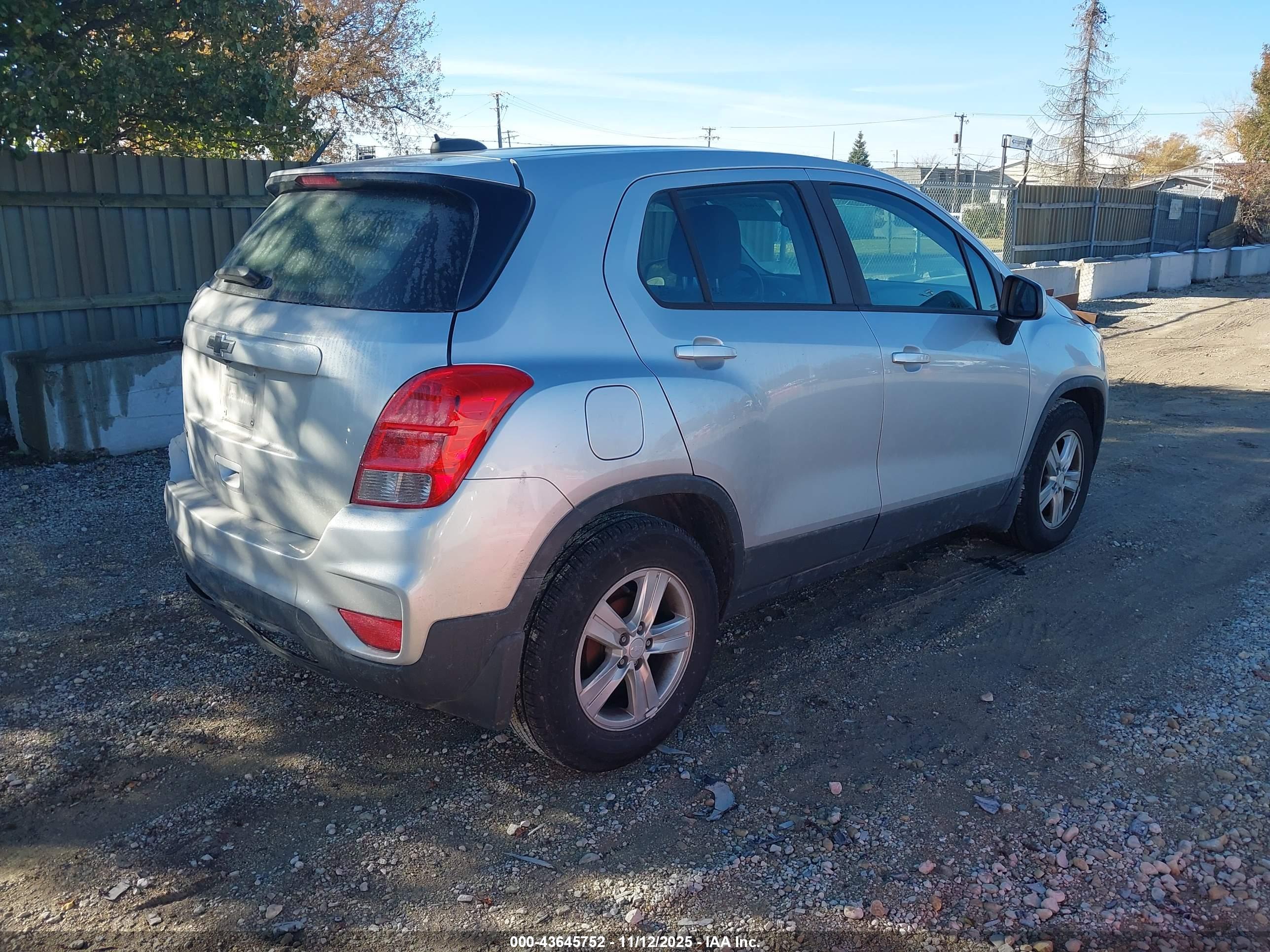 CHEVROLET TRAX image 4