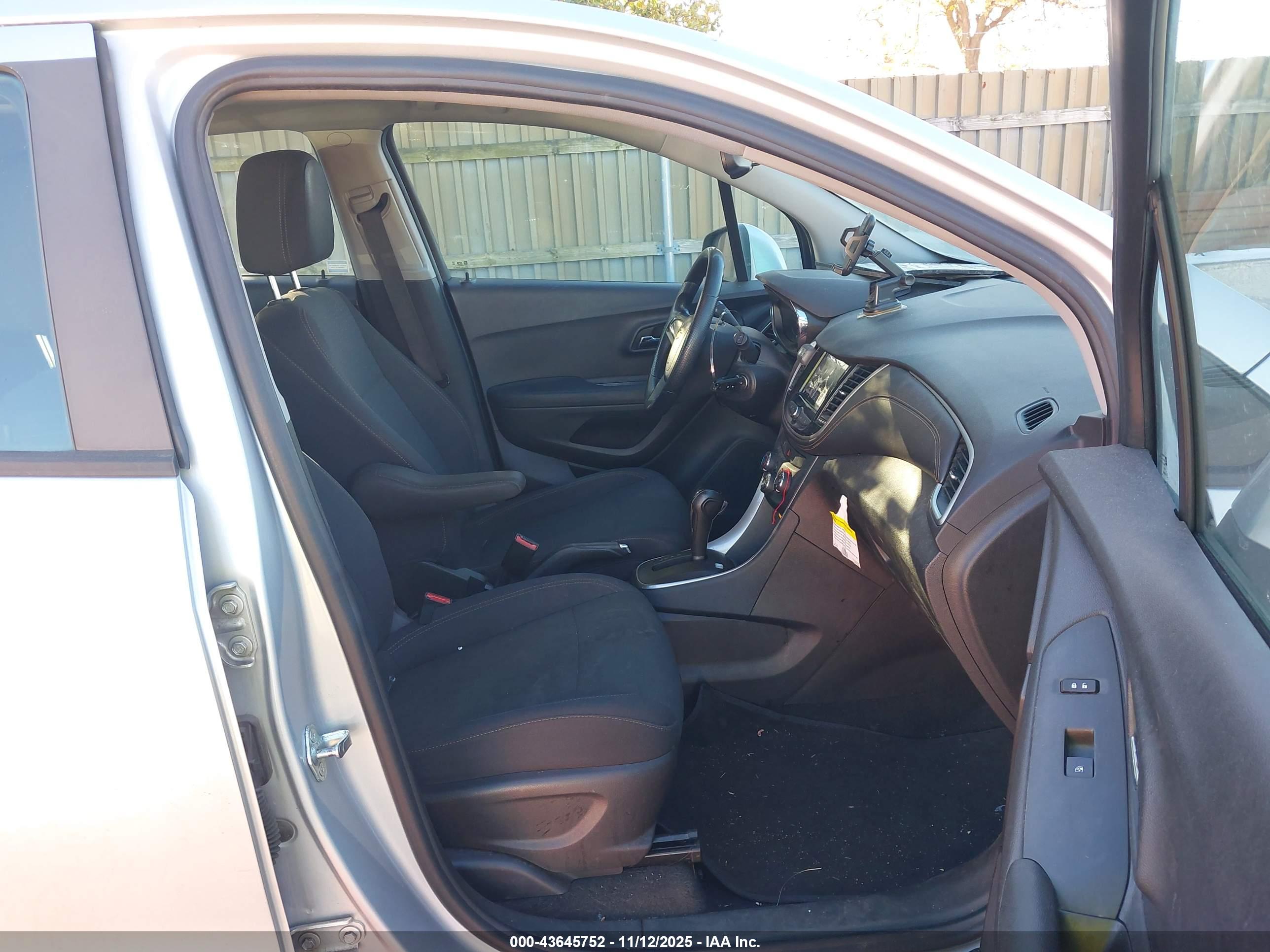 CHEVROLET TRAX image 5