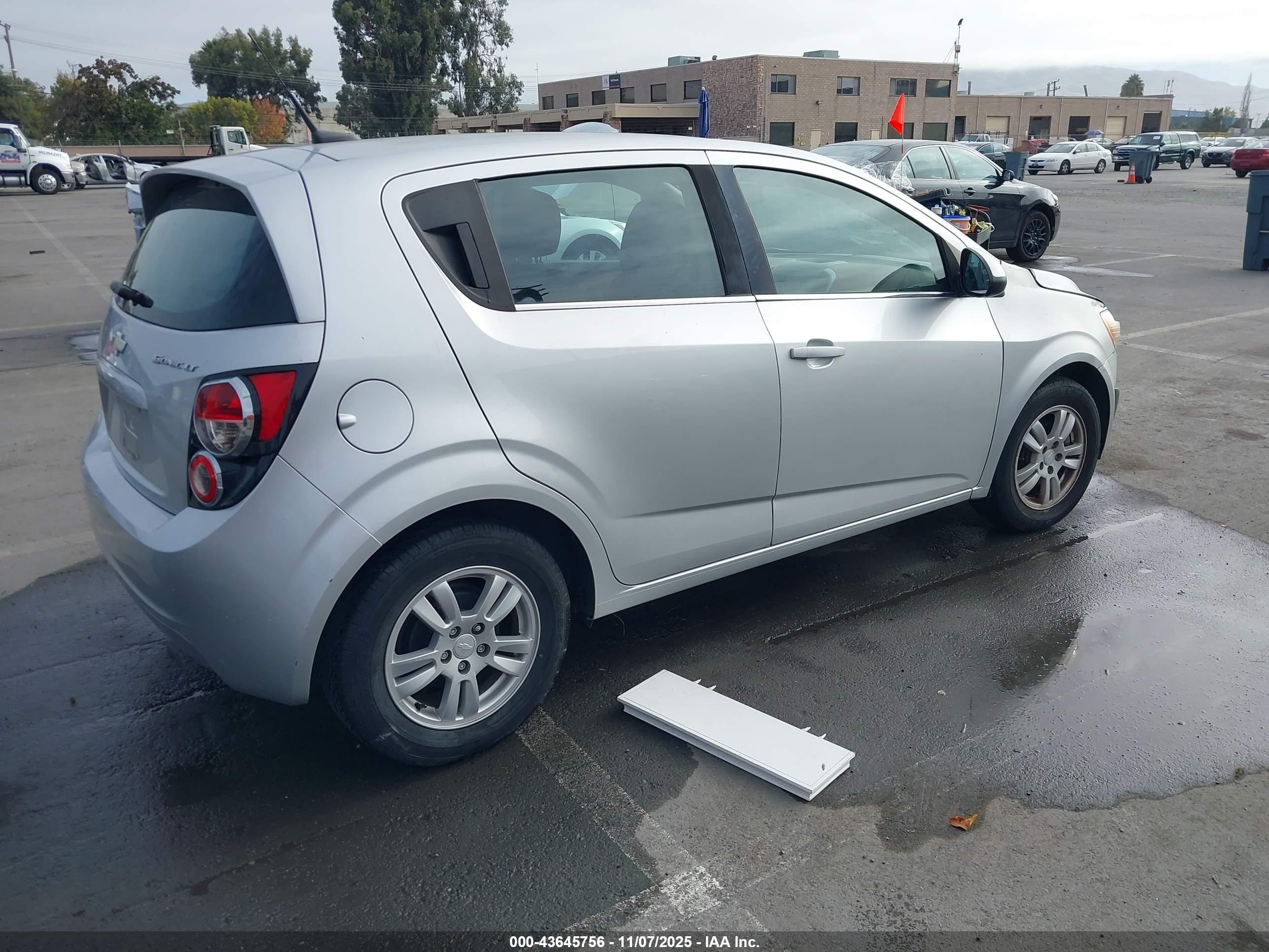CHEVROLET SONIC image 4