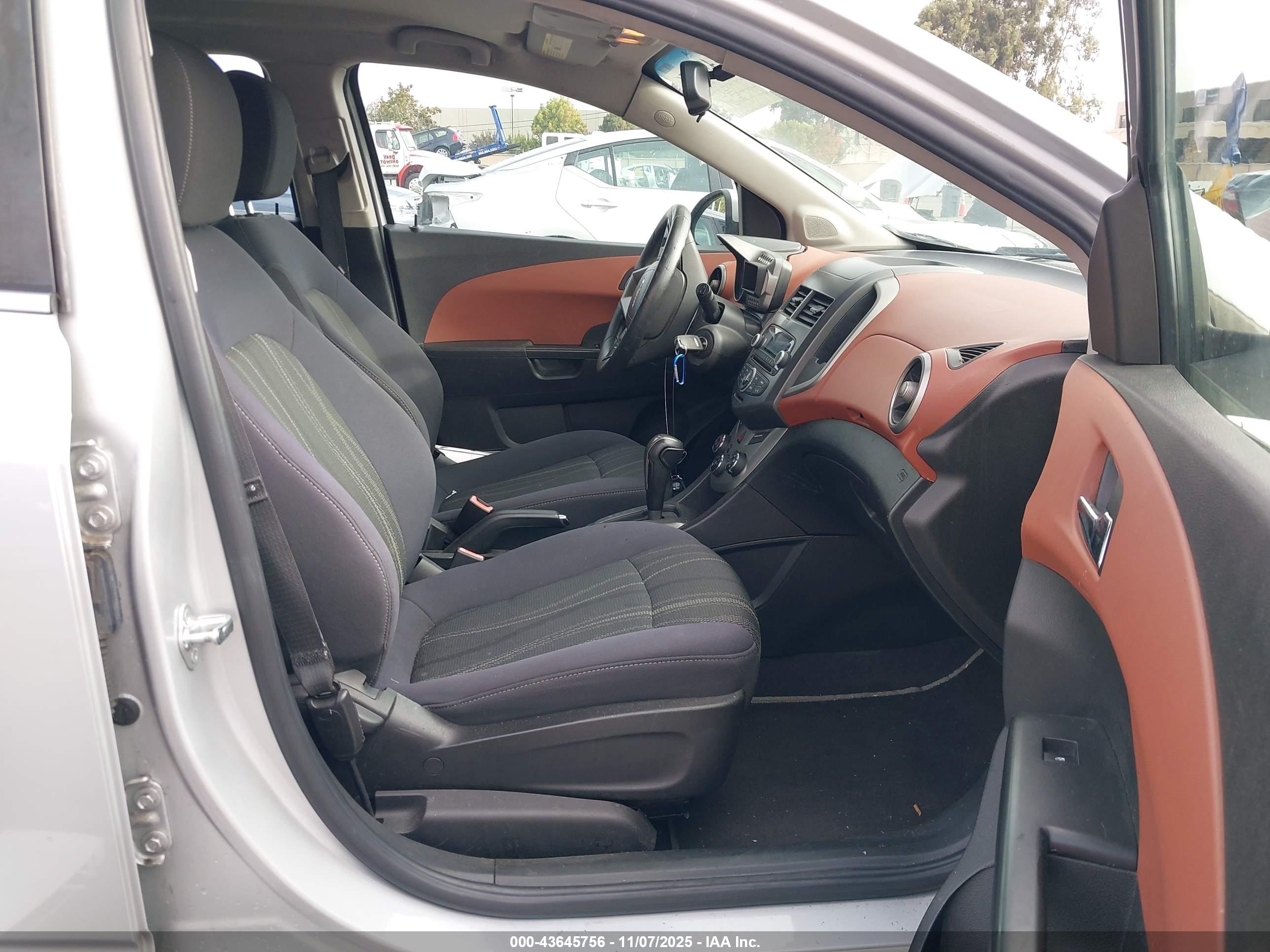 CHEVROLET SONIC image 5
