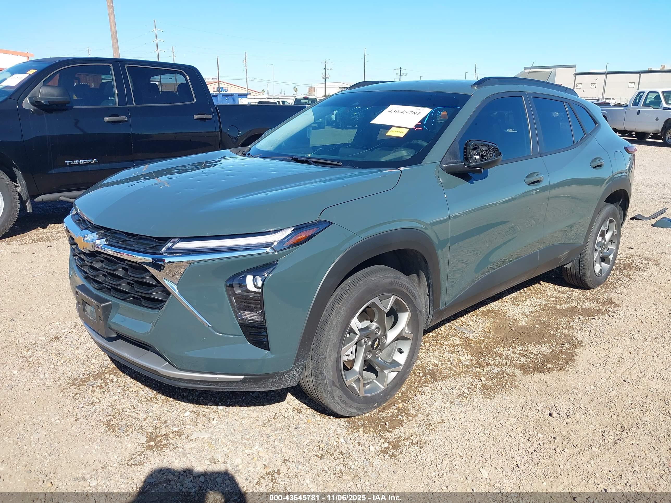CHEVROLET TRAX image 2