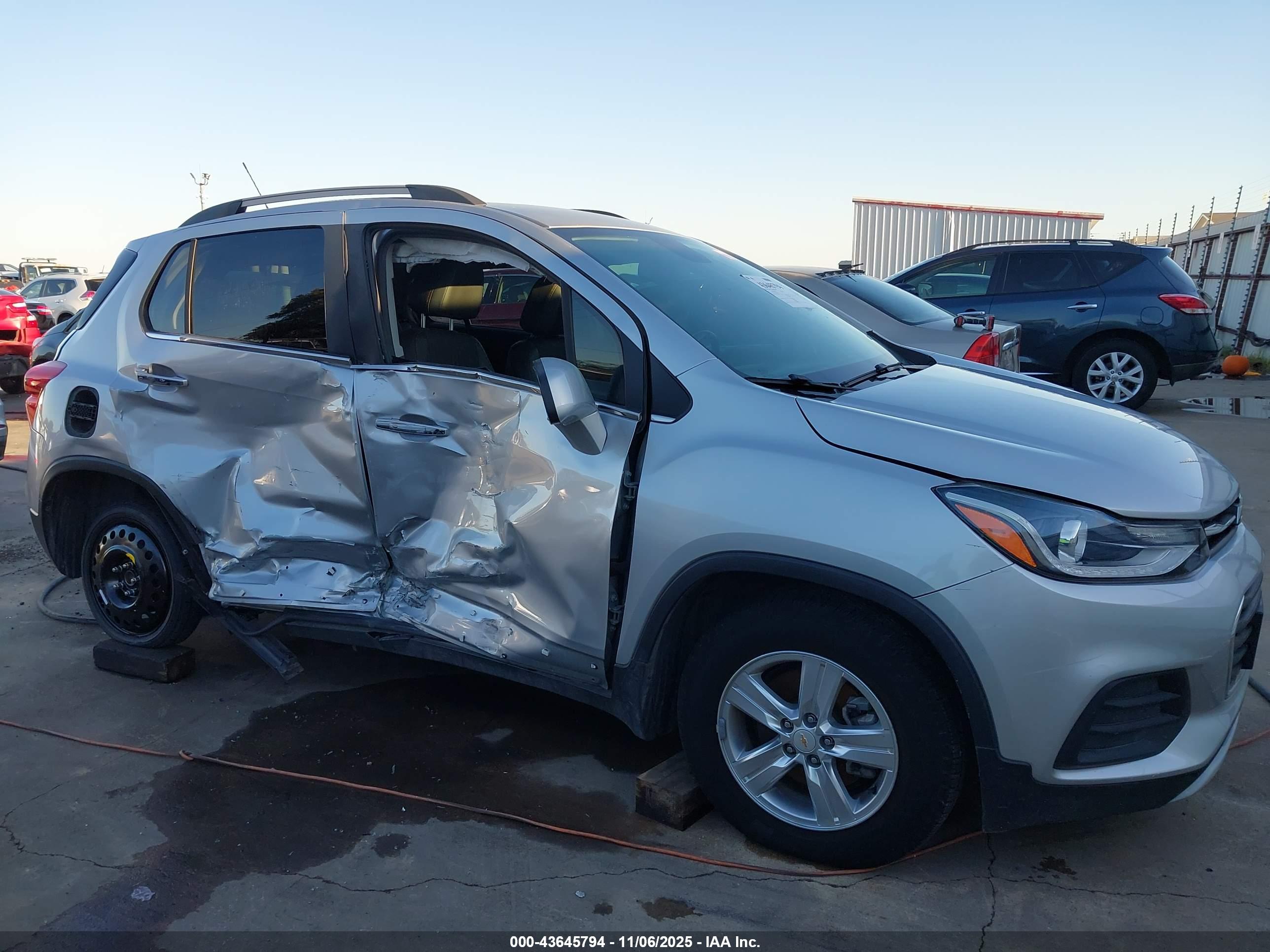 CHEVROLET TRAX image 6