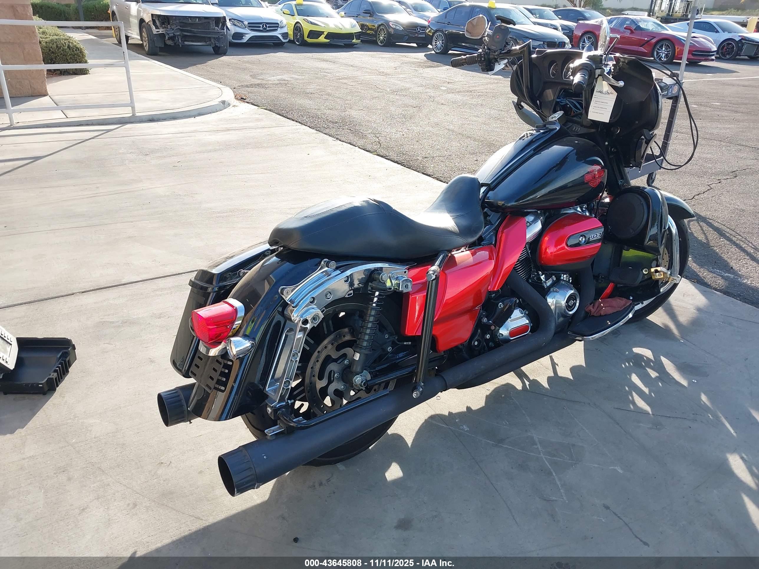 HARLEY-DAVIDSON FLHT image 4