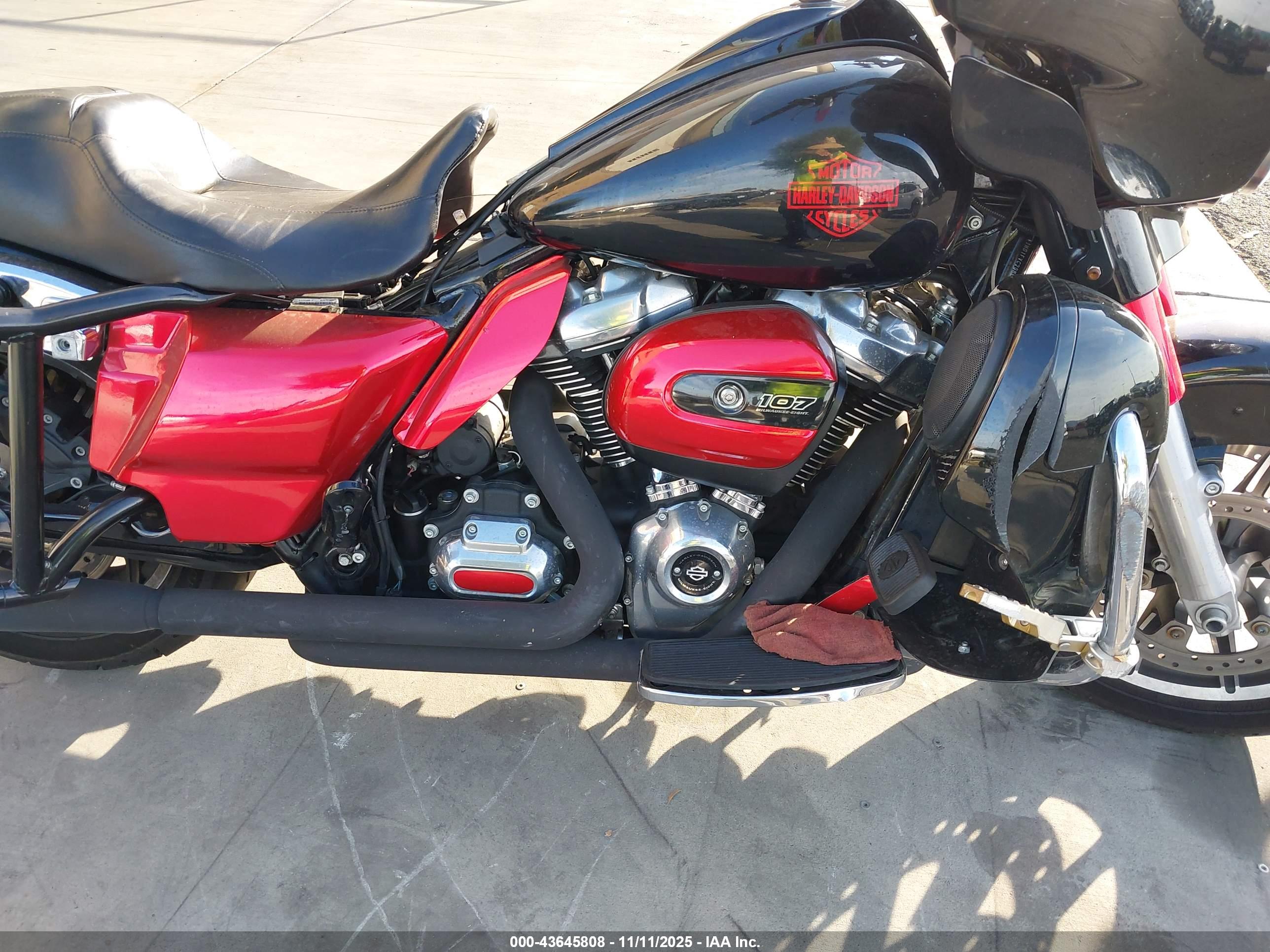 HARLEY-DAVIDSON FLHT image 8