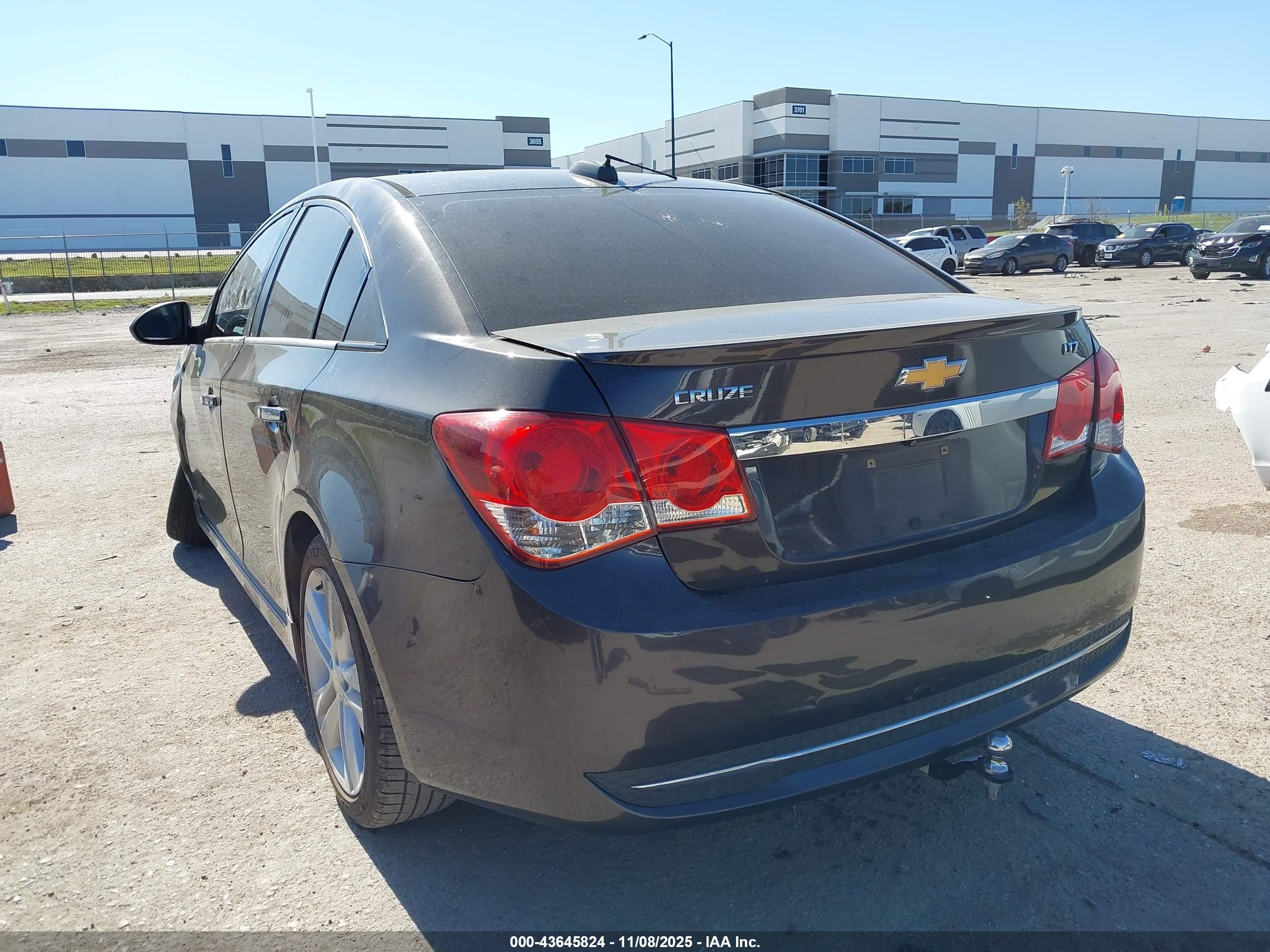 CHEVROLET CRUZE image 3