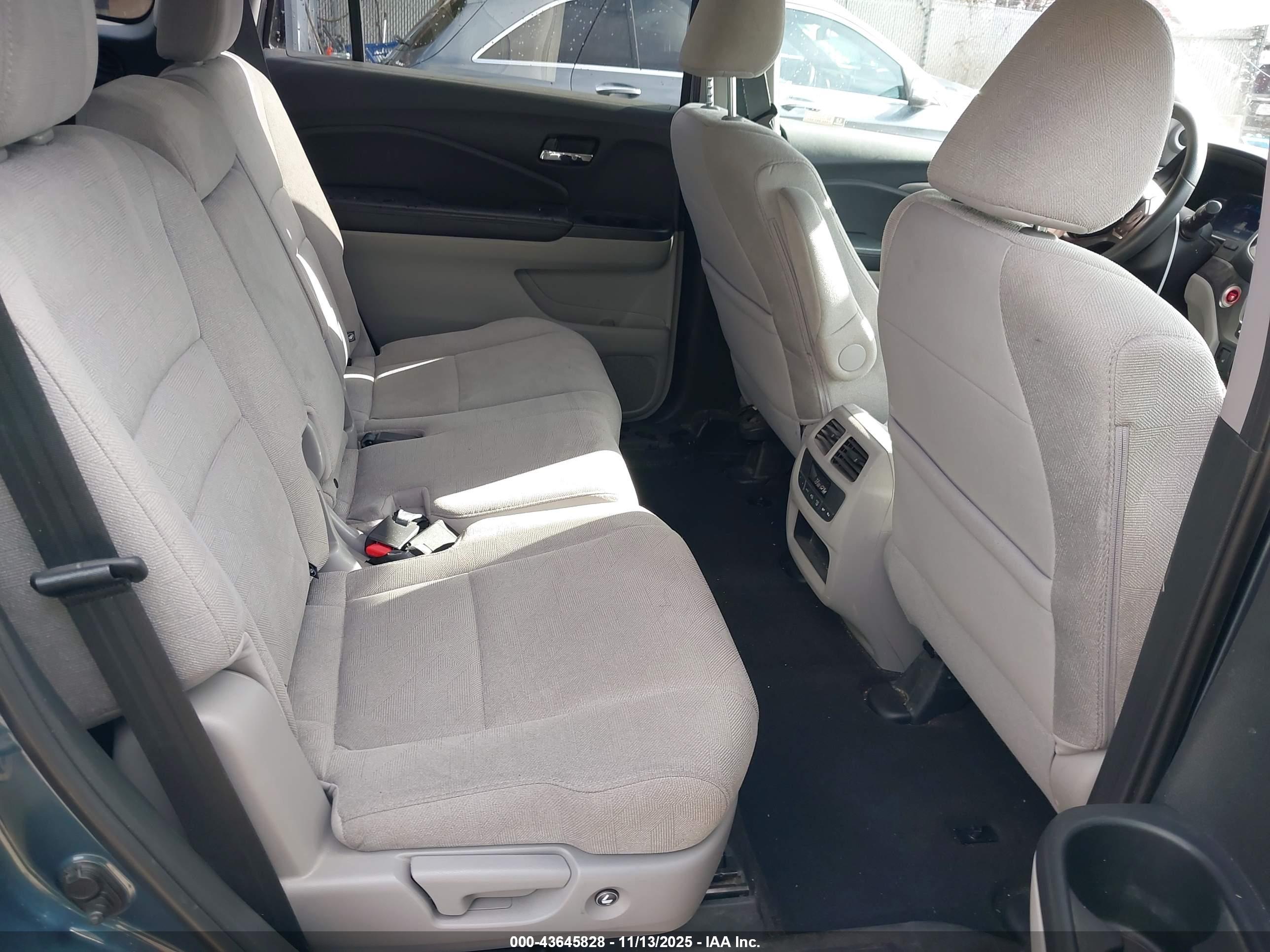 HONDA PILOT image 8