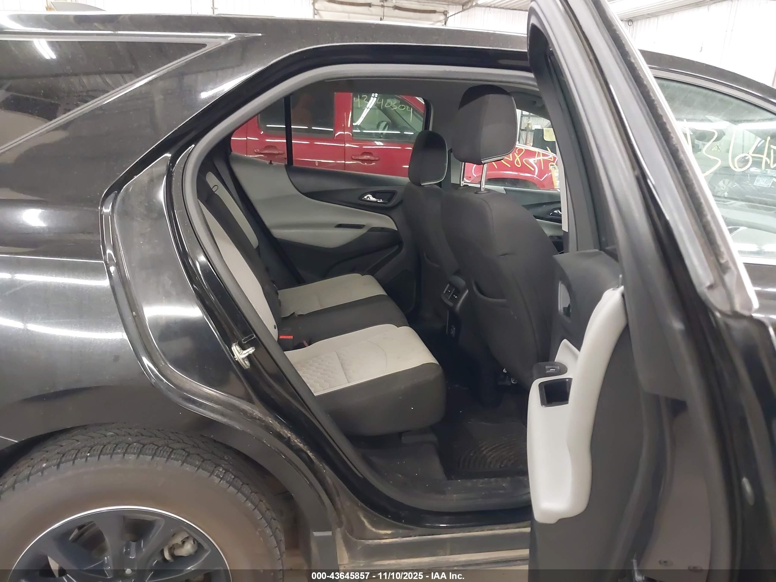 CHEVROLET EQUINOX image 8