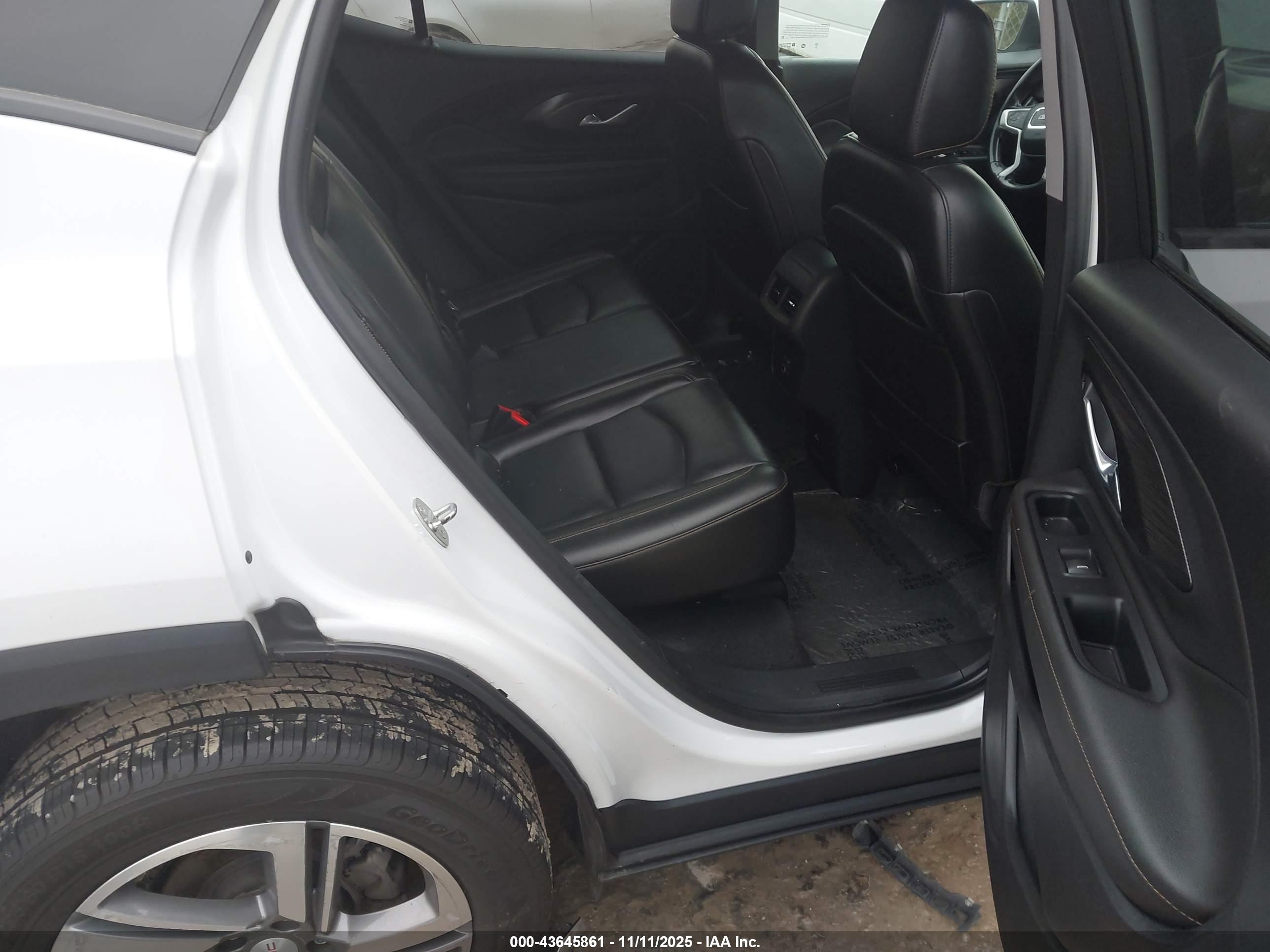 GMC TERRAIN image 8