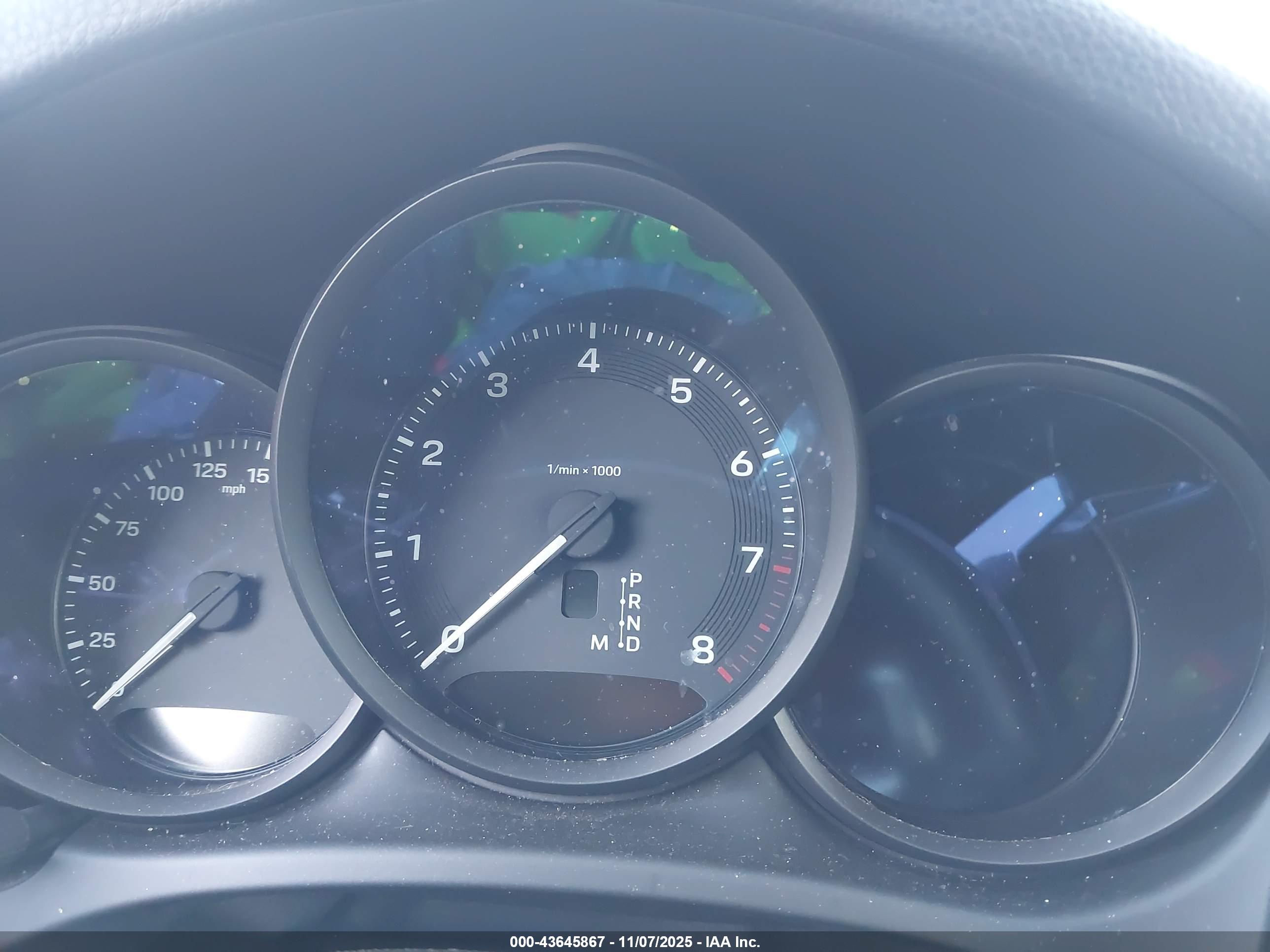 PORSCHE MACAN image 7