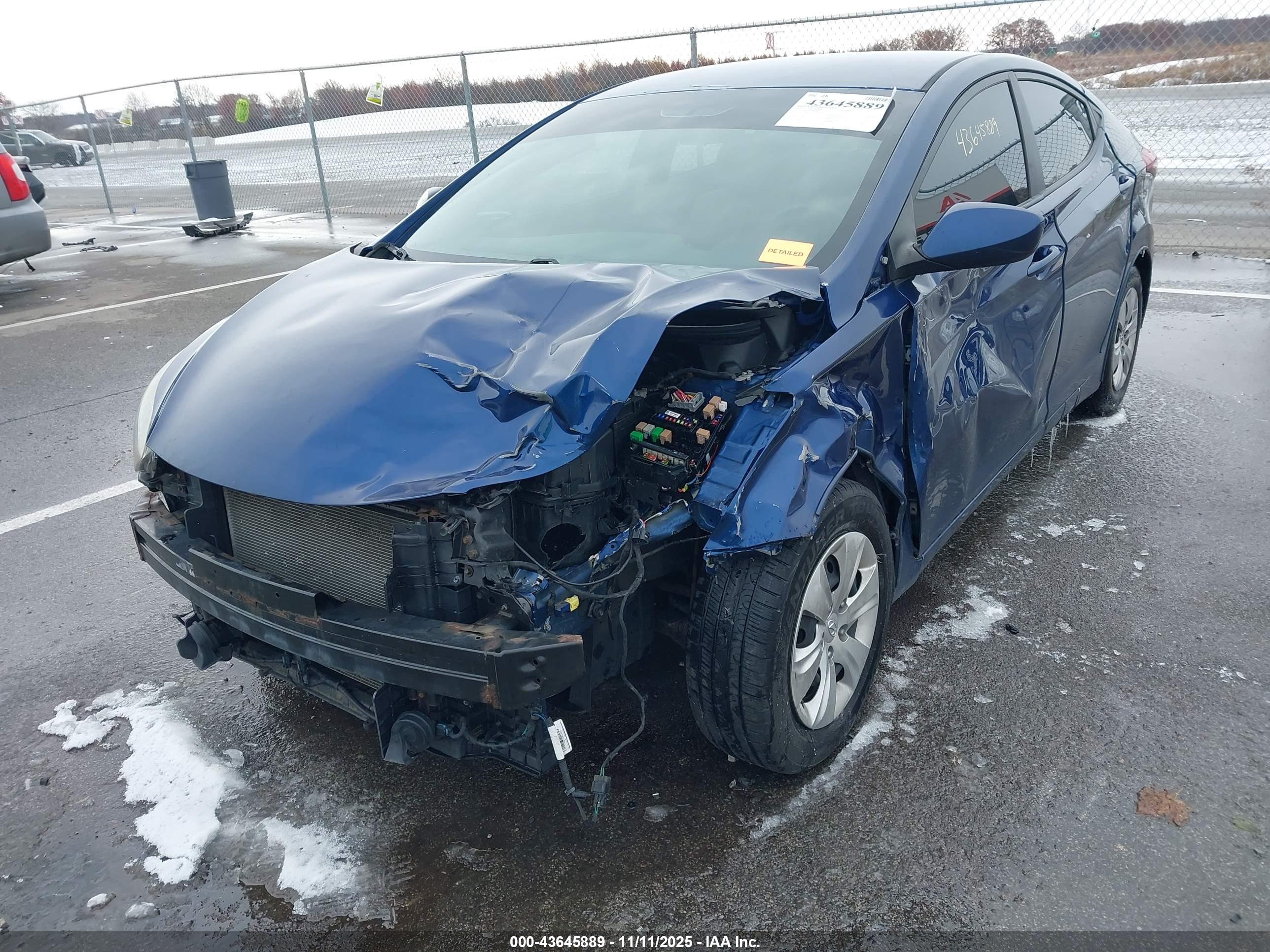 HYUNDAI ELANTRA image 6