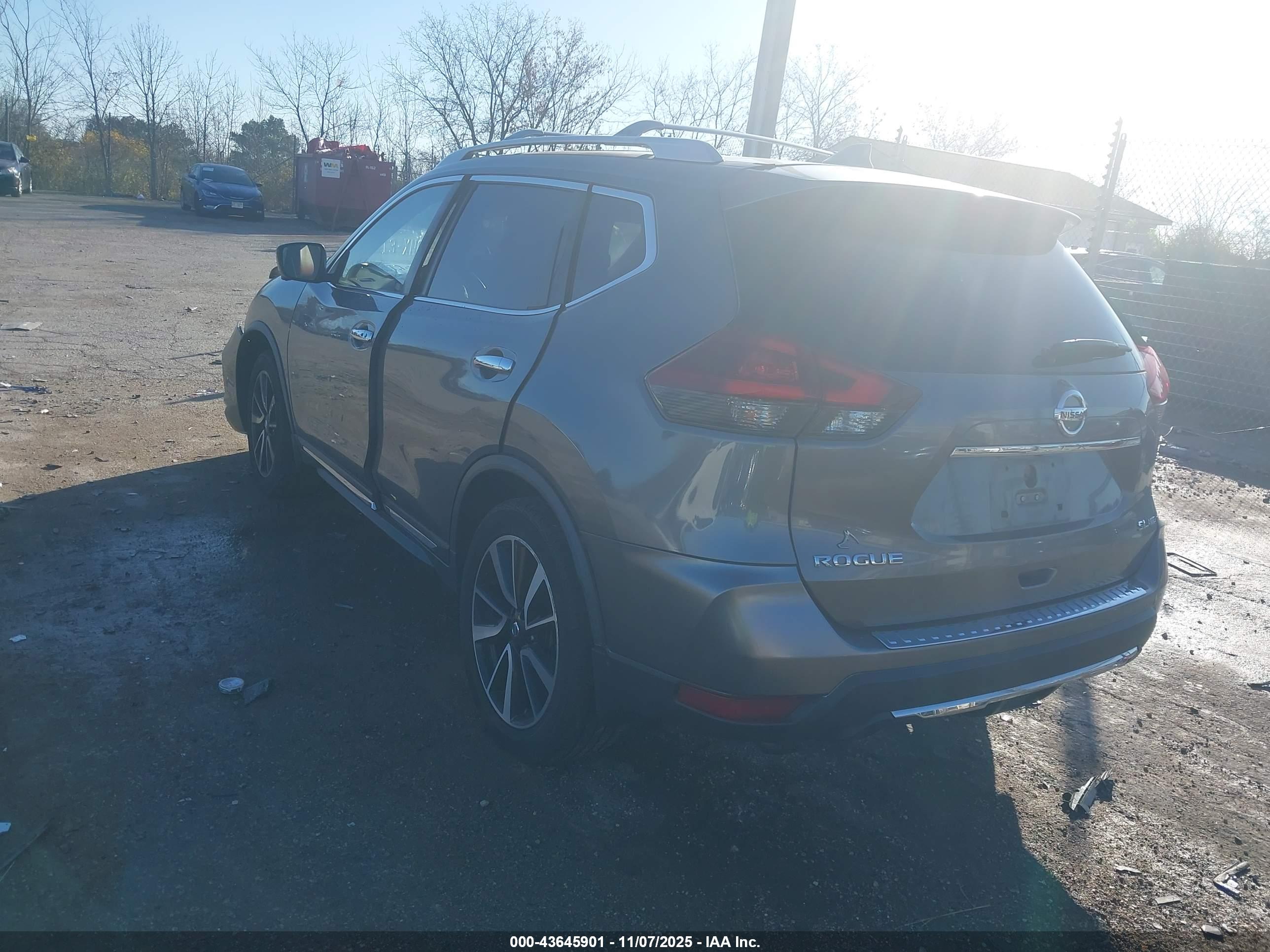 NISSAN ROGUE image 3