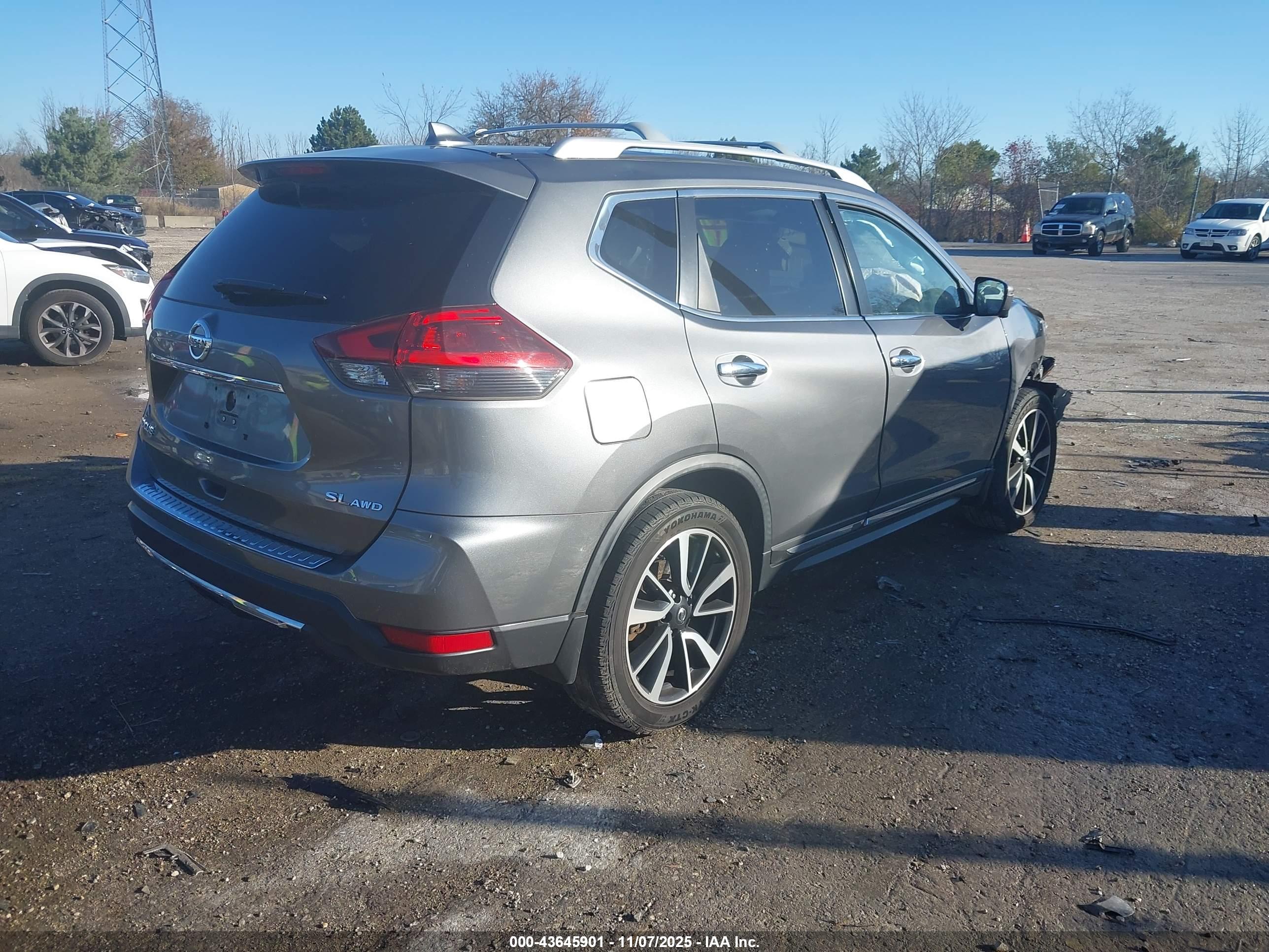 NISSAN ROGUE image 4