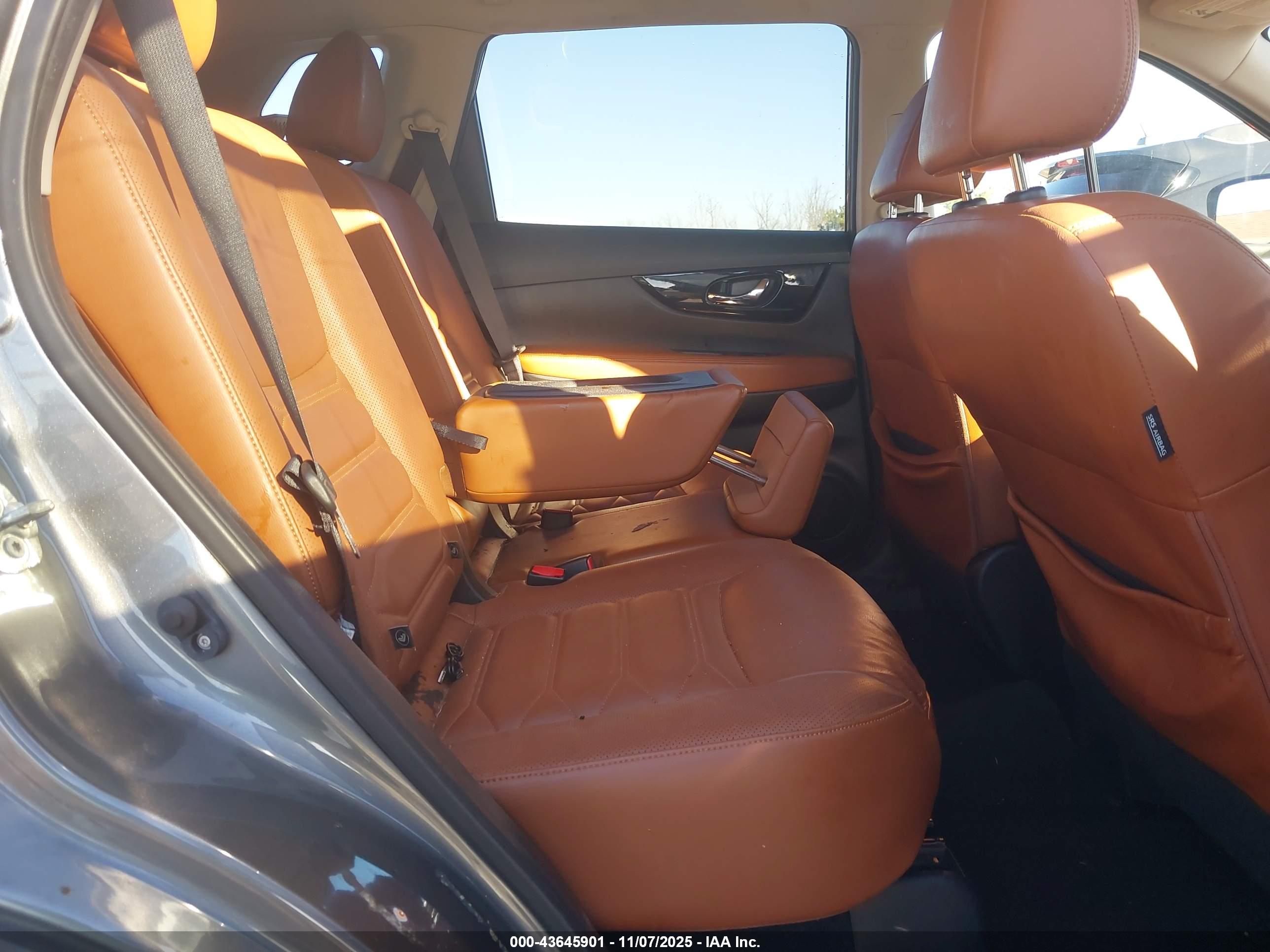 NISSAN ROGUE image 8