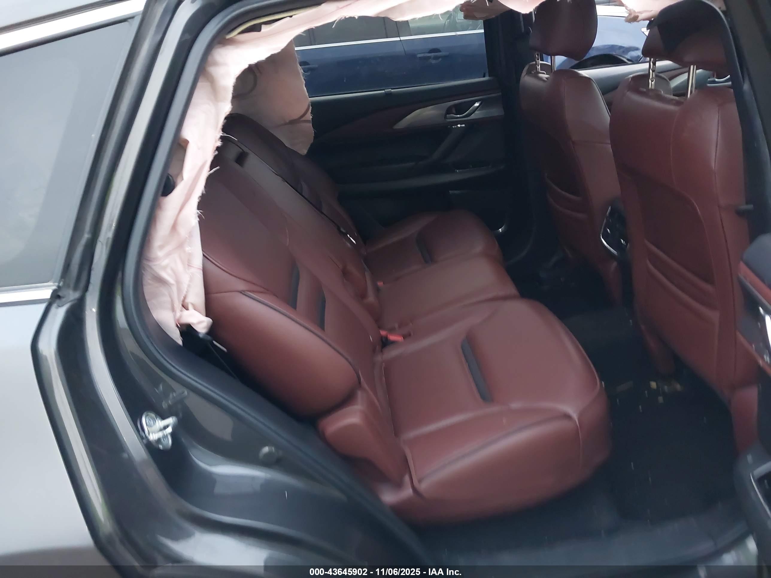 MAZDA CX-9 image 8