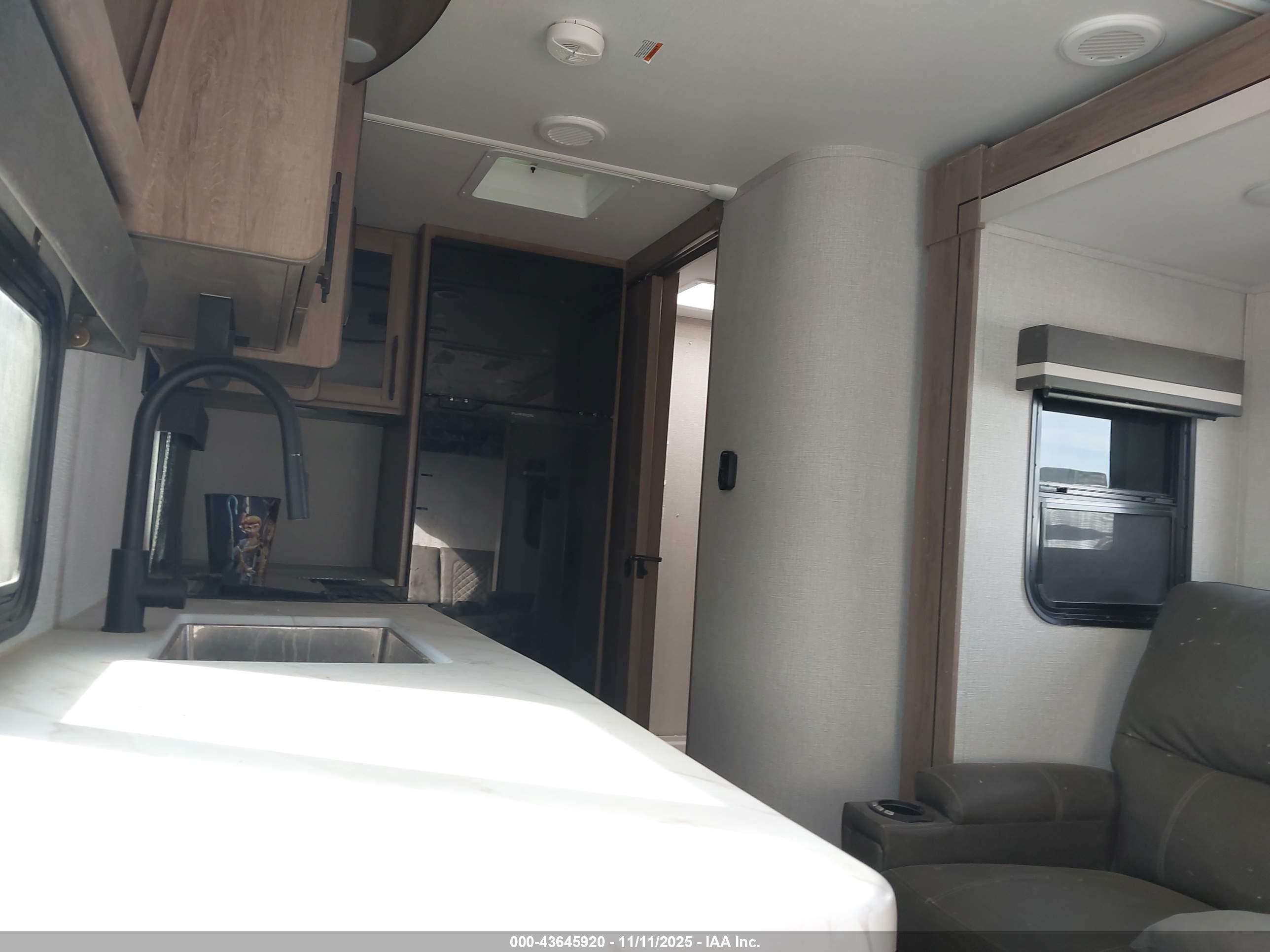 GRAND DESIGN image 8