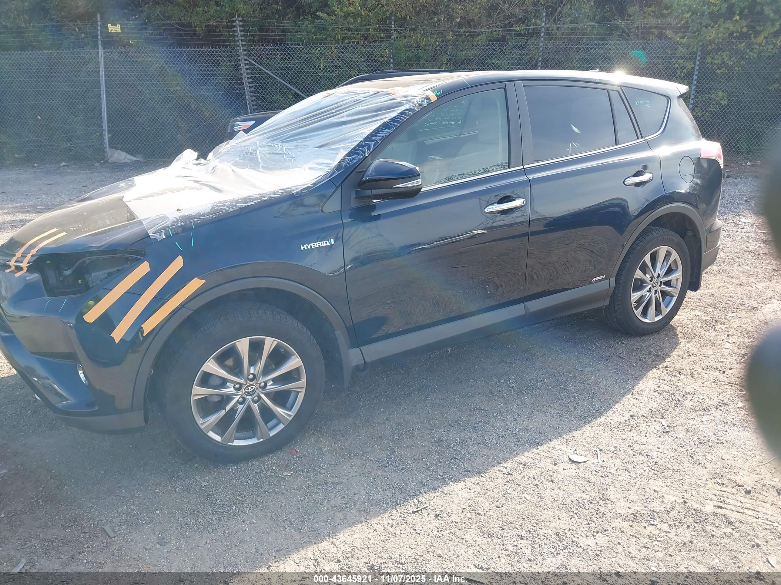 TOYOTA RAV4 image 2