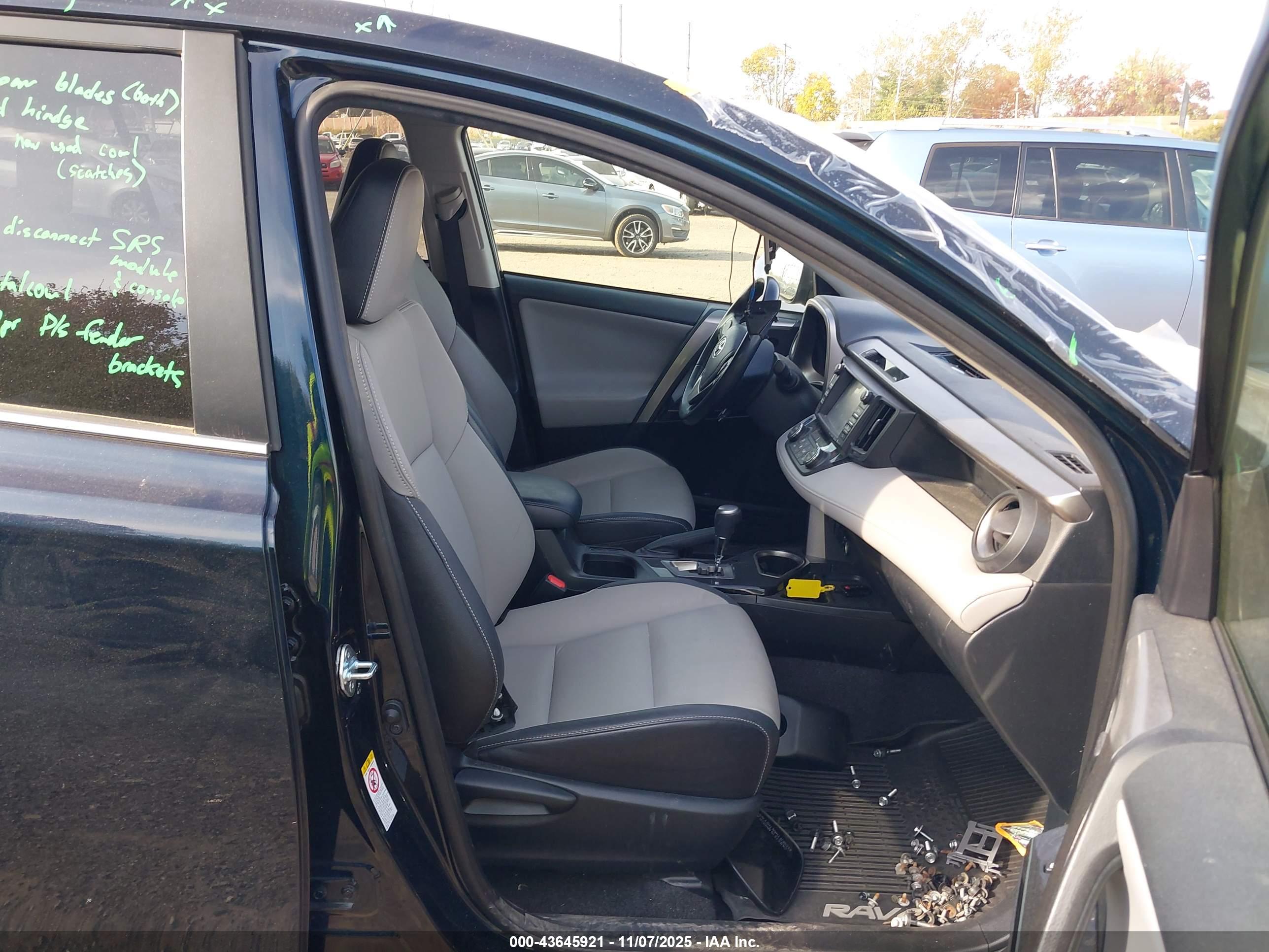 TOYOTA RAV4 image 5