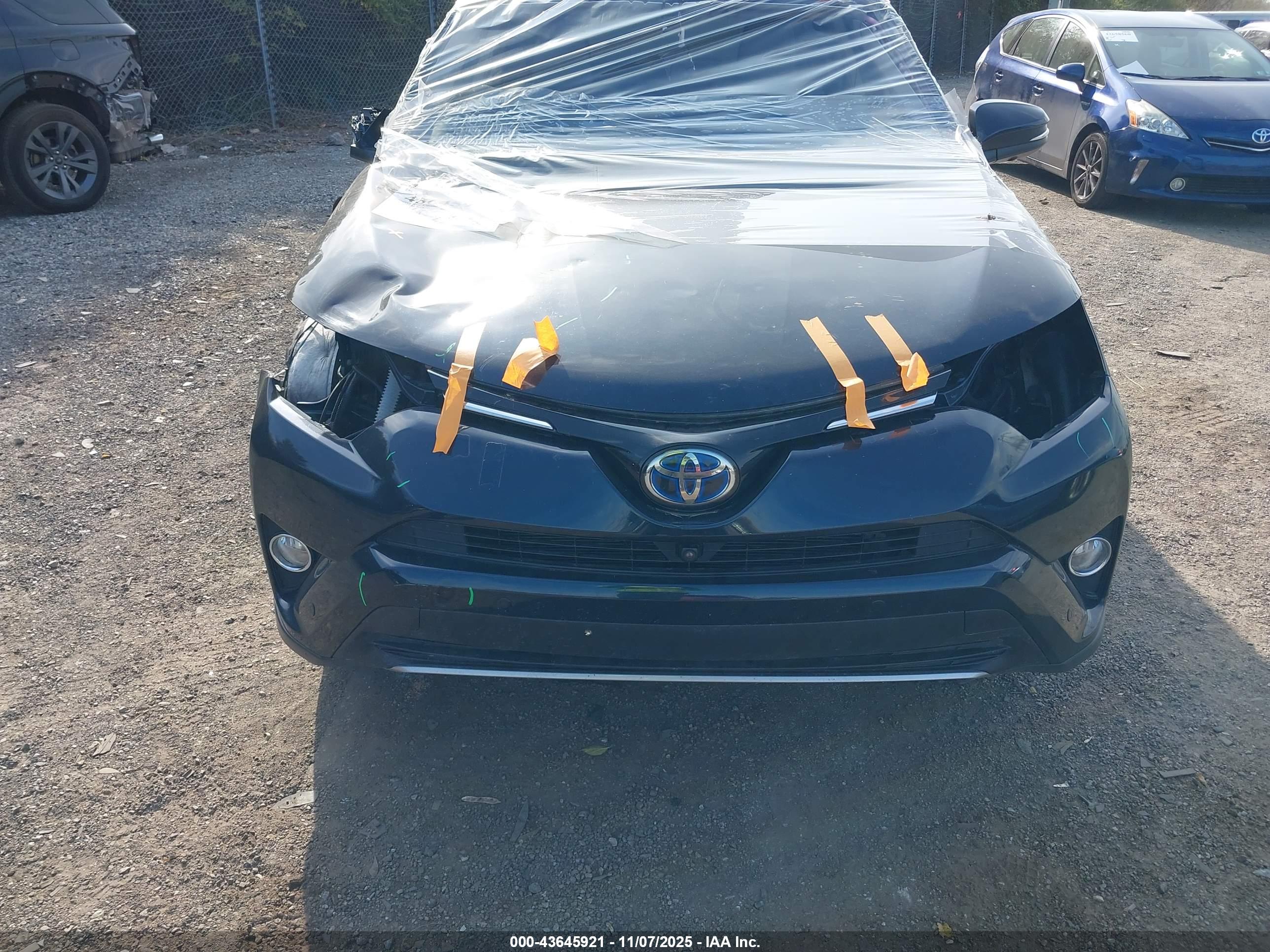 TOYOTA RAV4 image 6