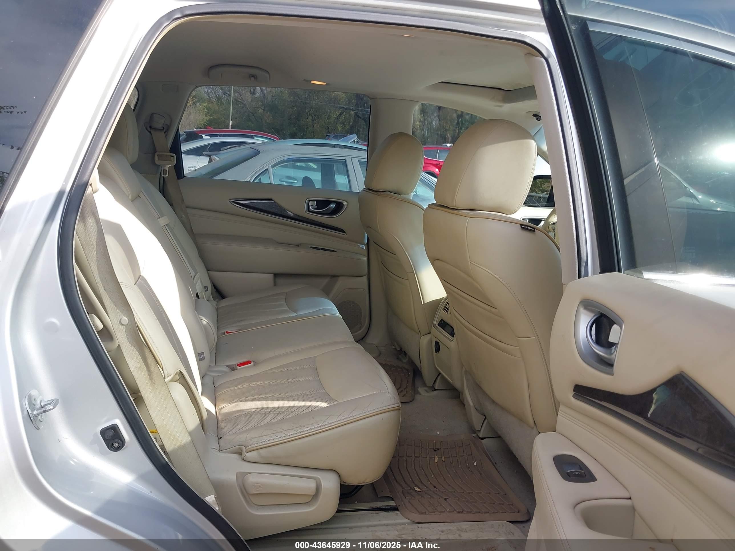 INFINITI QX60 image 8
