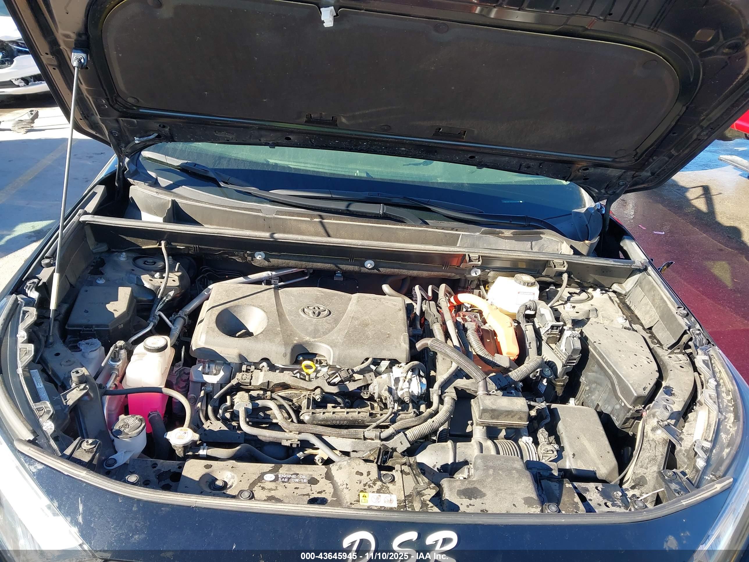 TOYOTA RAV4 image 10