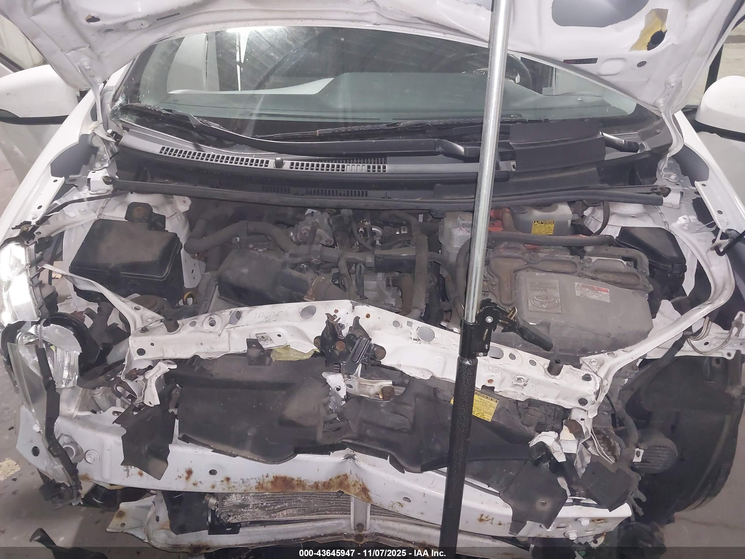 TOYOTA PRIUS image 10