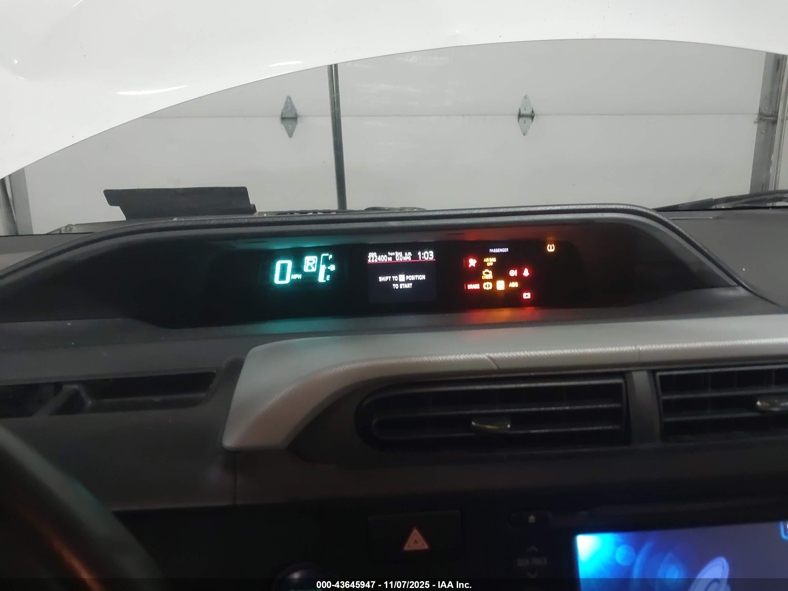 TOYOTA PRIUS image 7