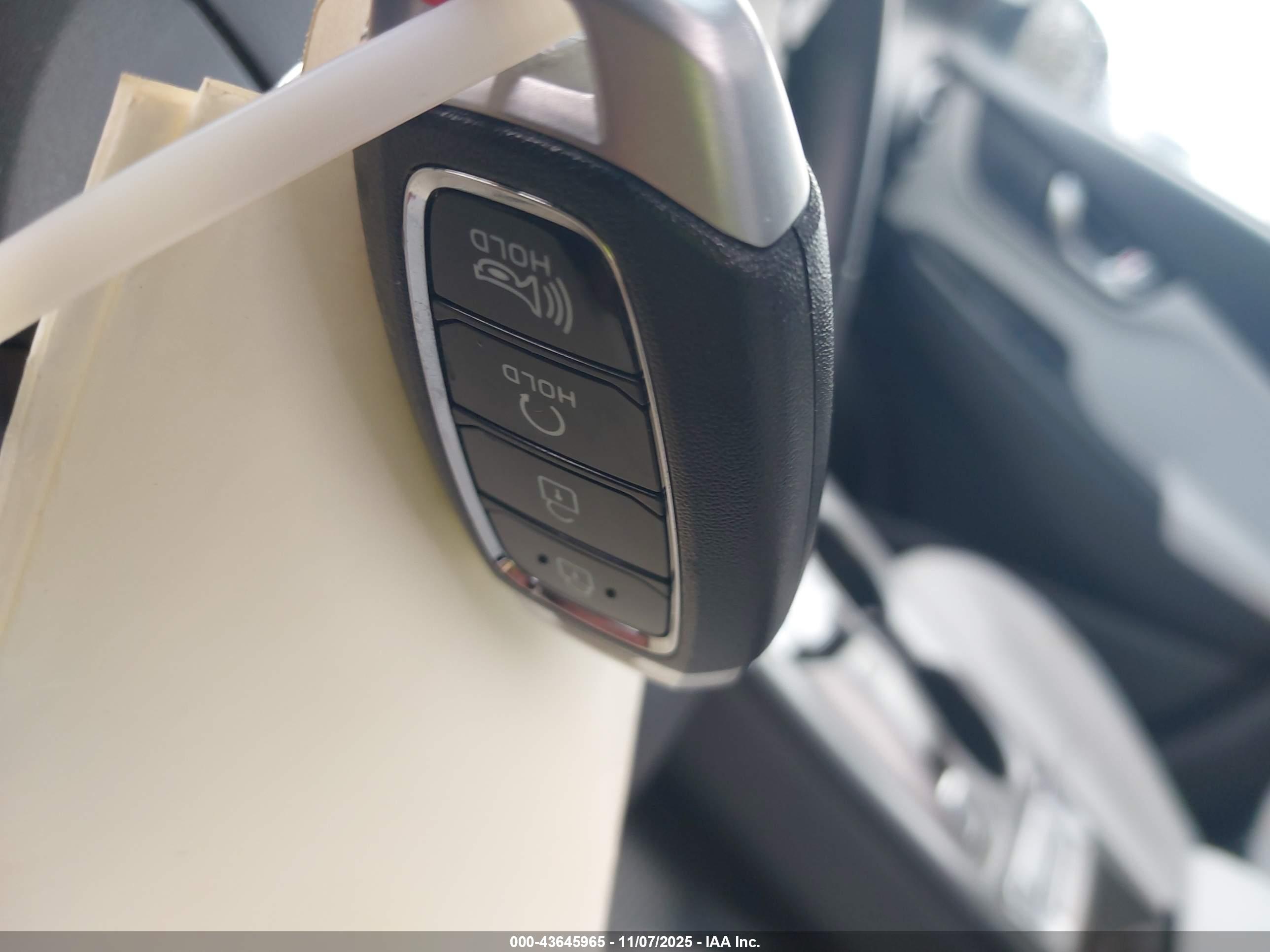 HYUNDAI KONA image 11