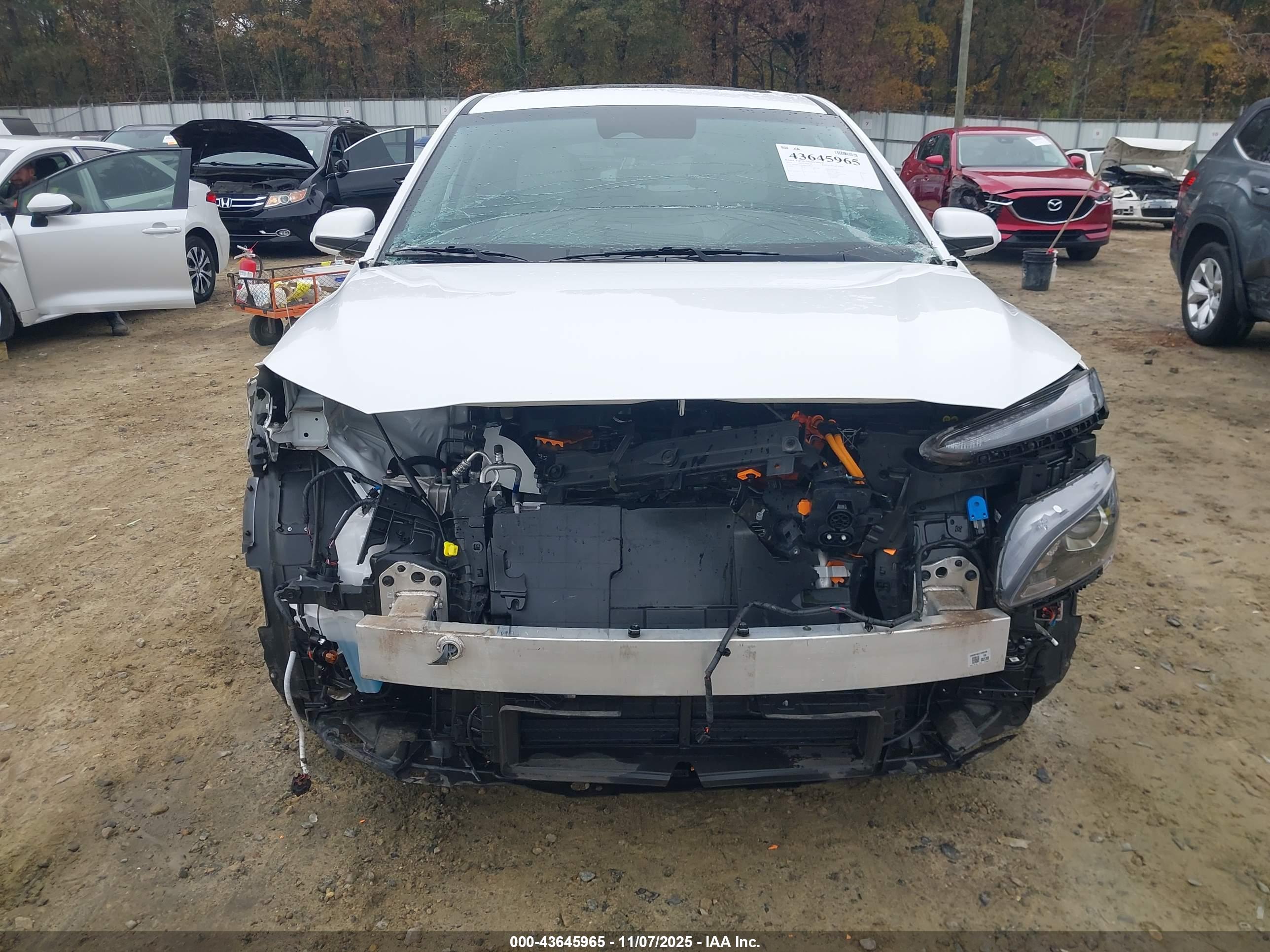 HYUNDAI KONA image 6