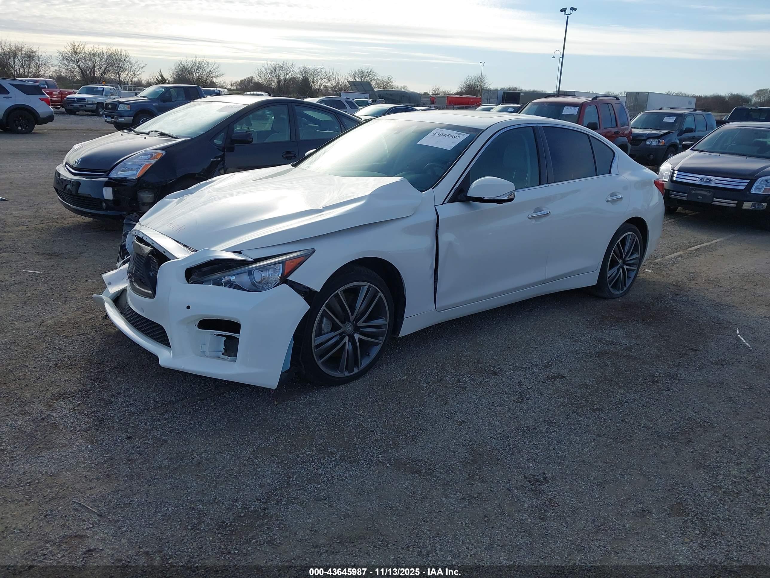 INFINITI Q50 image 2
