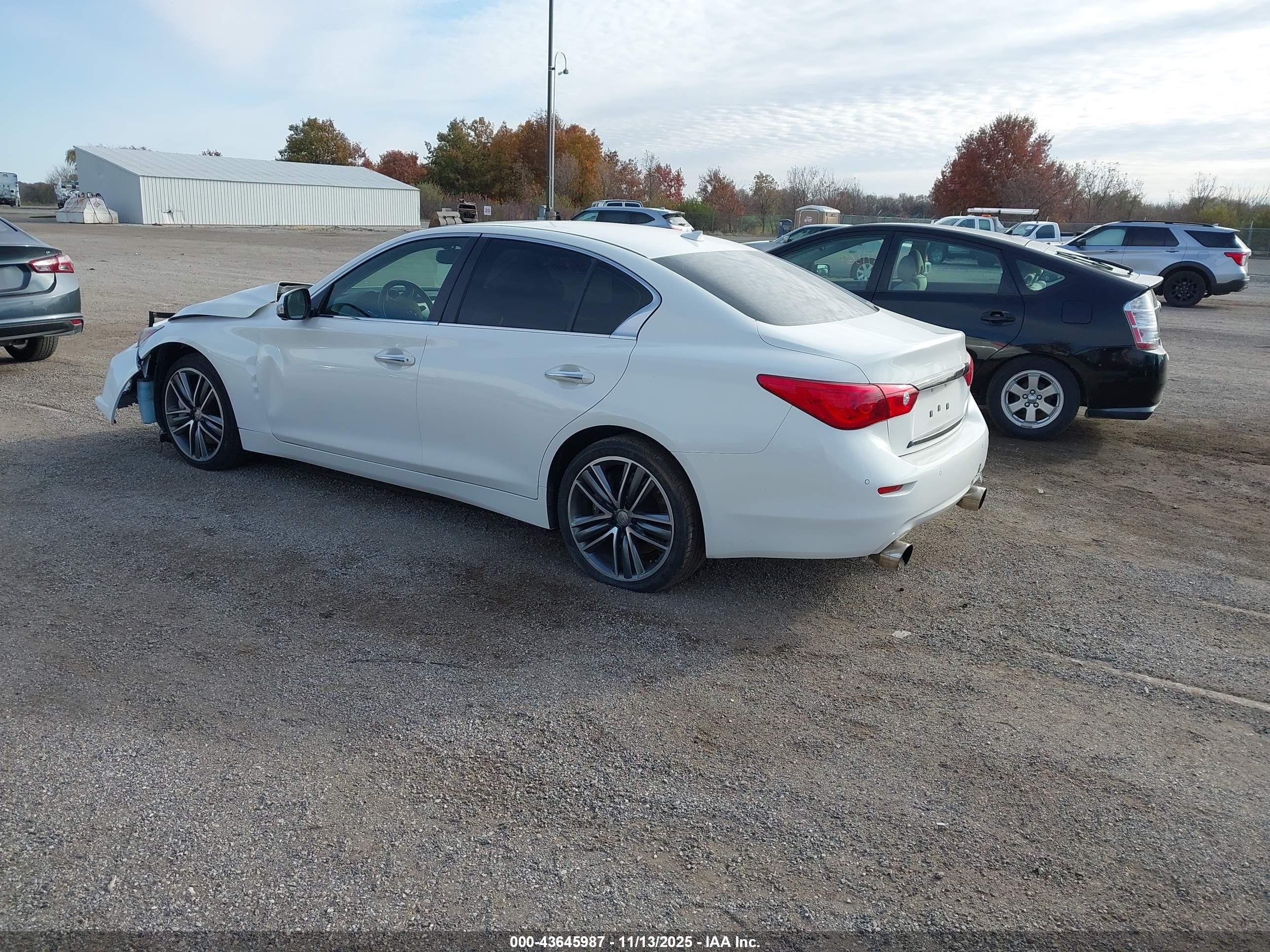INFINITI Q50 image 3