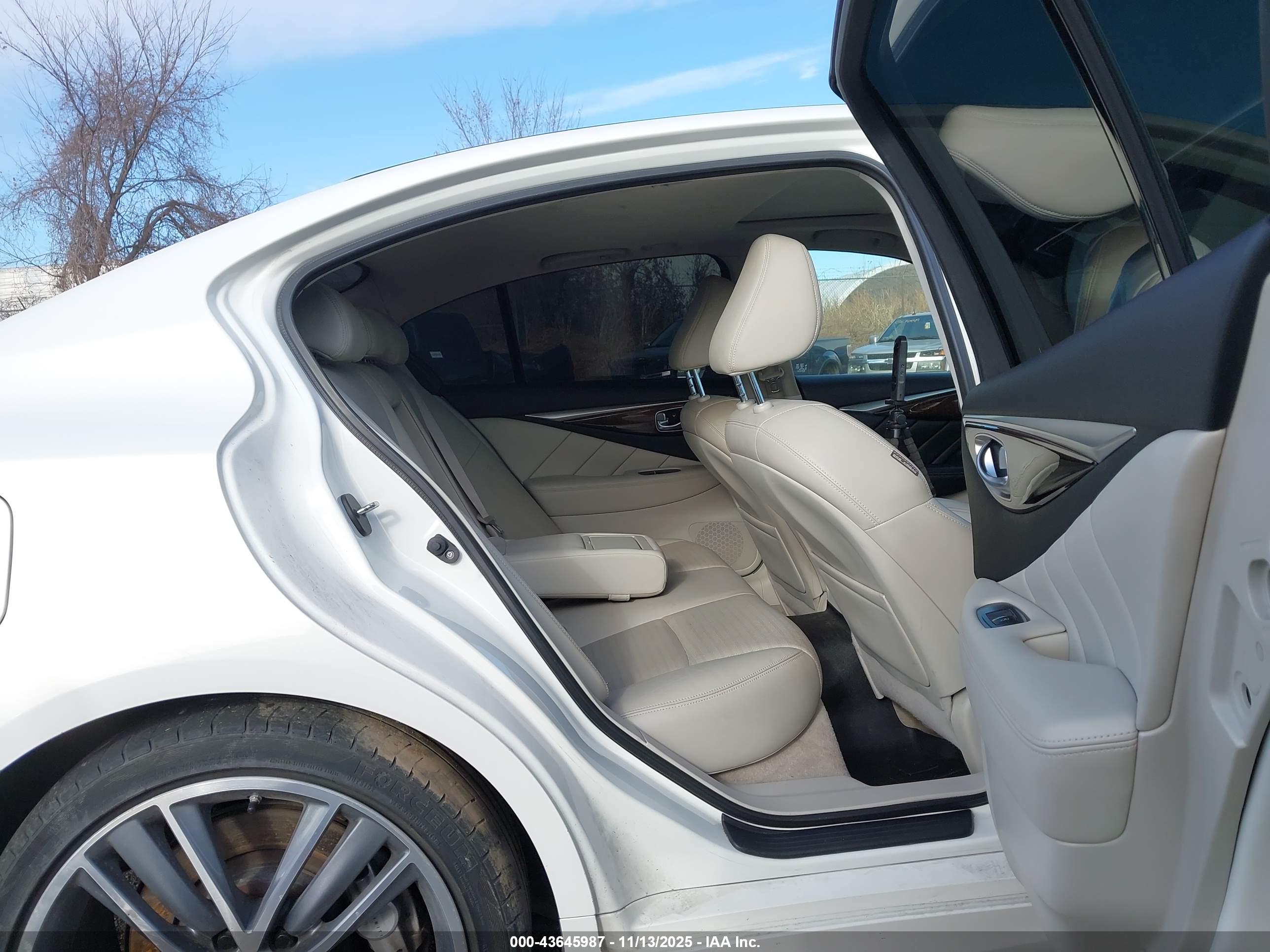 INFINITI Q50 image 8