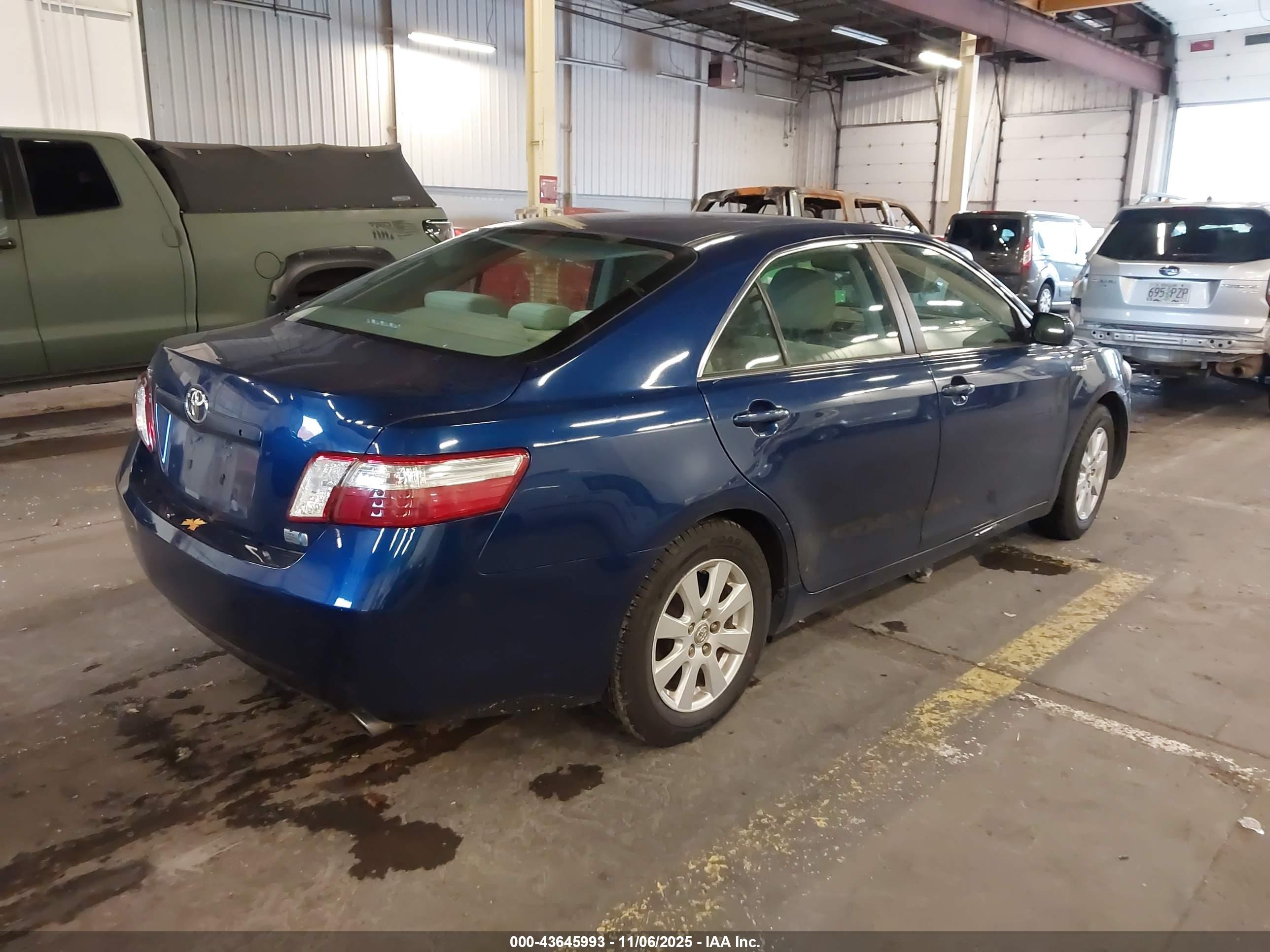 TOYOTA CAMRY image 4