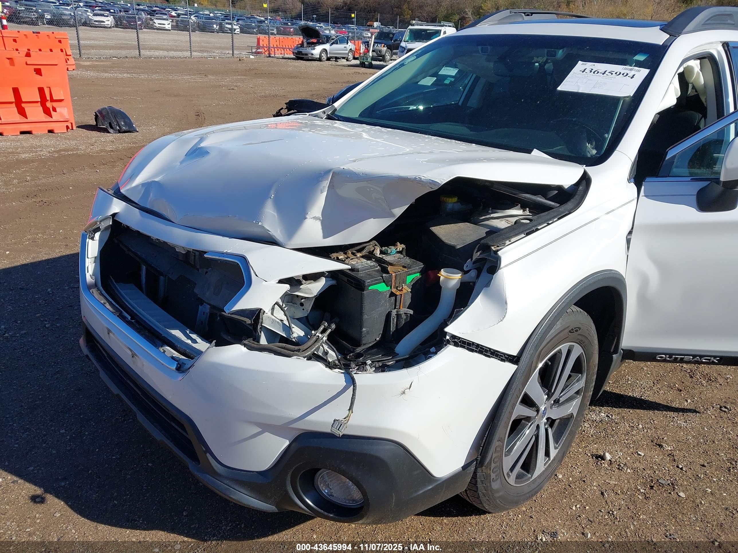 SUBARU OUTBACK image 6