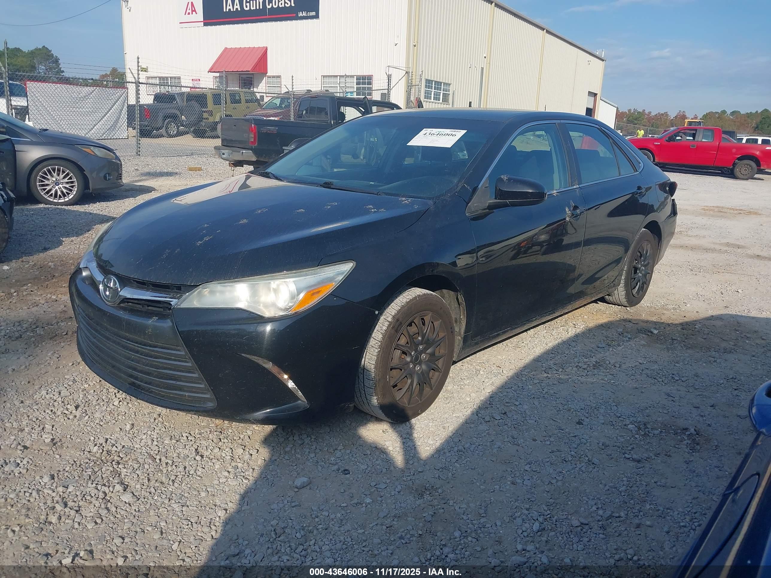 TOYOTA CAMRY image 2