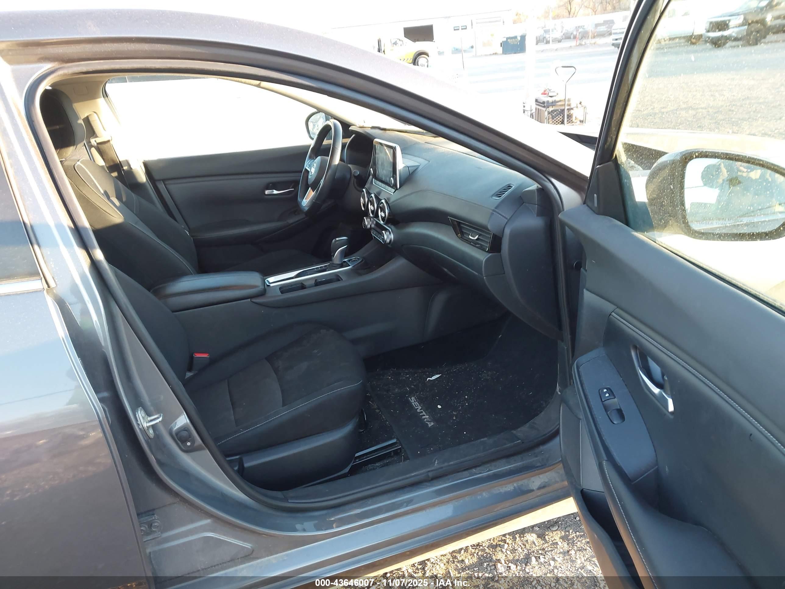 NISSAN SENTRA image 5