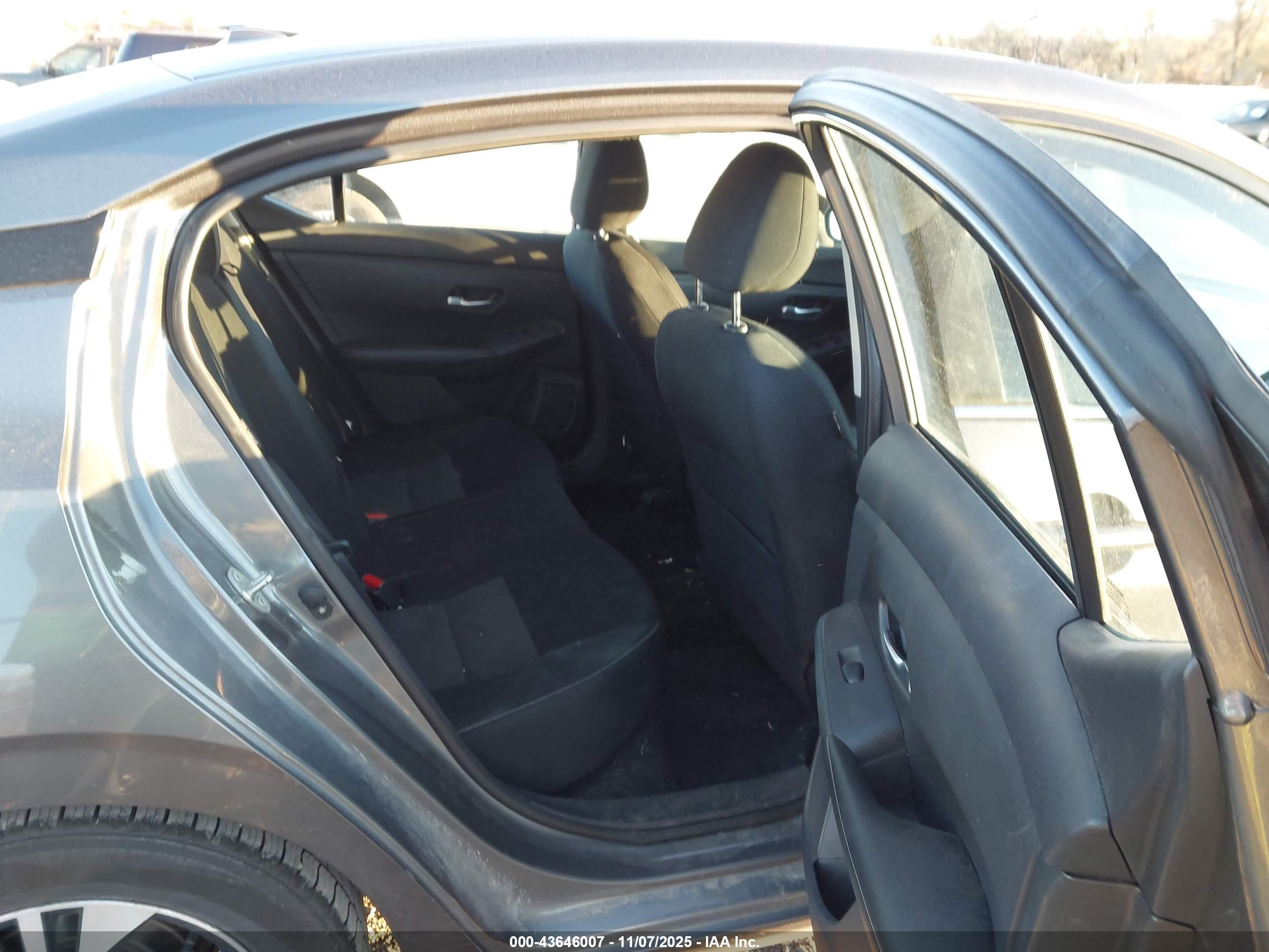 NISSAN SENTRA image 8