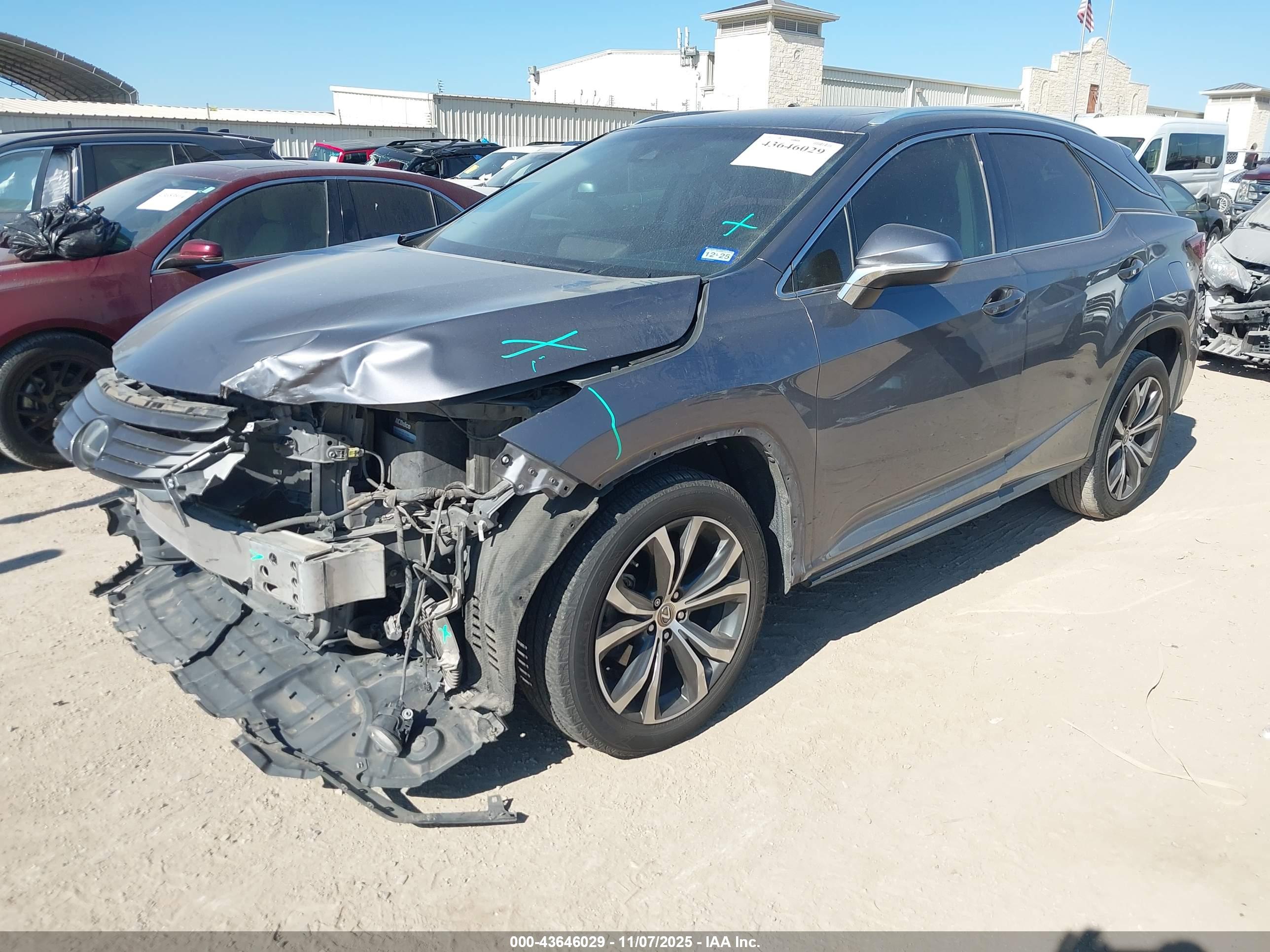 LEXUS RX image 2