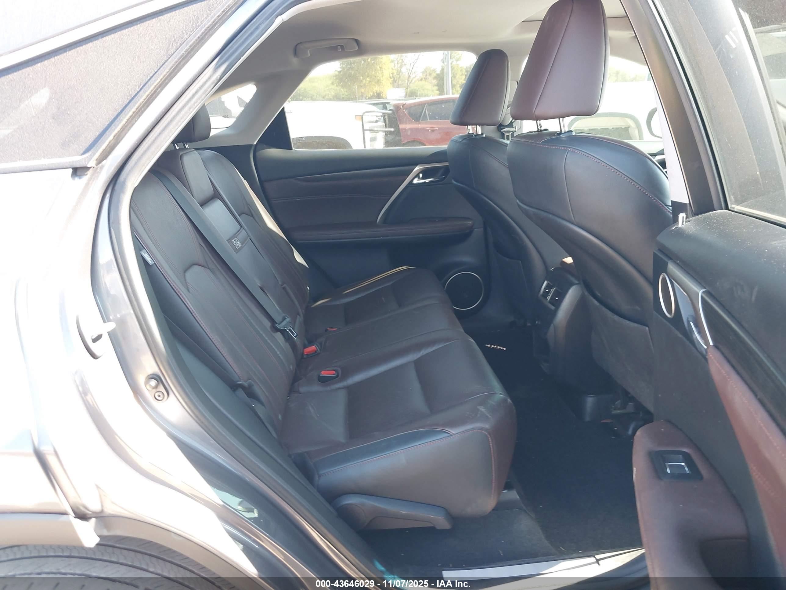 LEXUS RX image 8