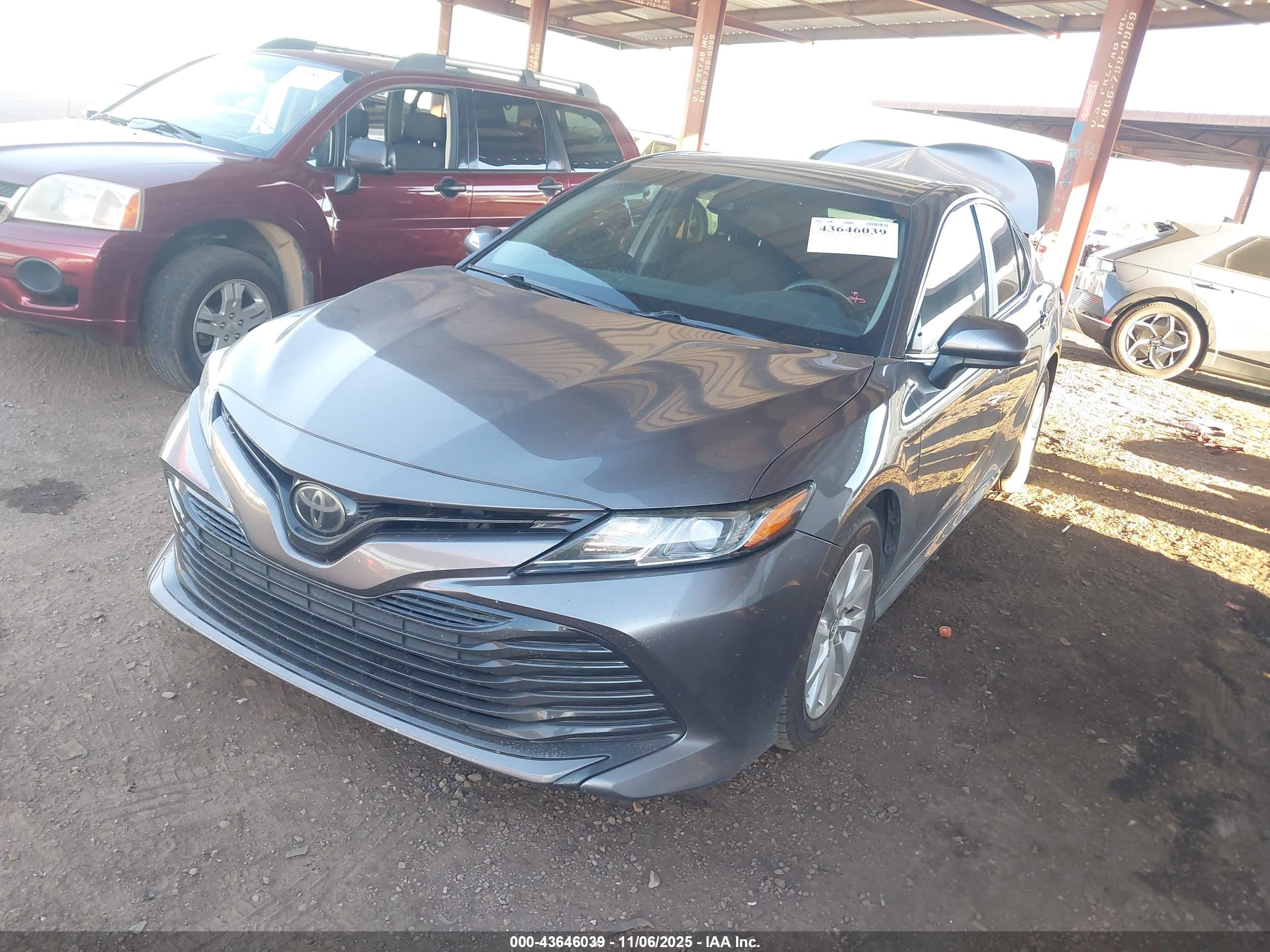 TOYOTA CAMRY image 2