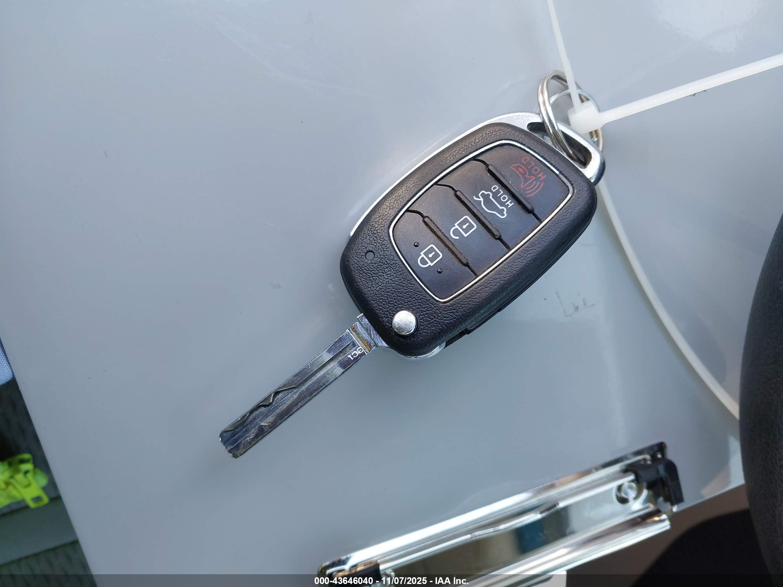 HYUNDAI SONATA image 11